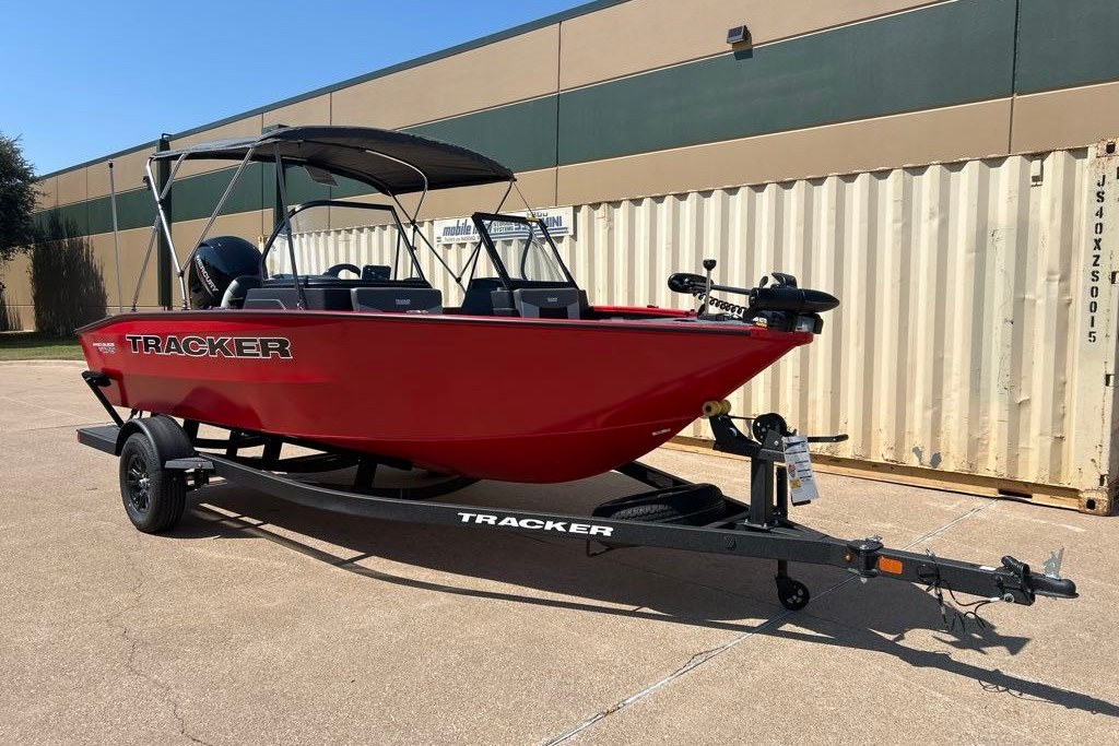 Image of 2027 TRACKER PRO GUIDE V-175 COMBO