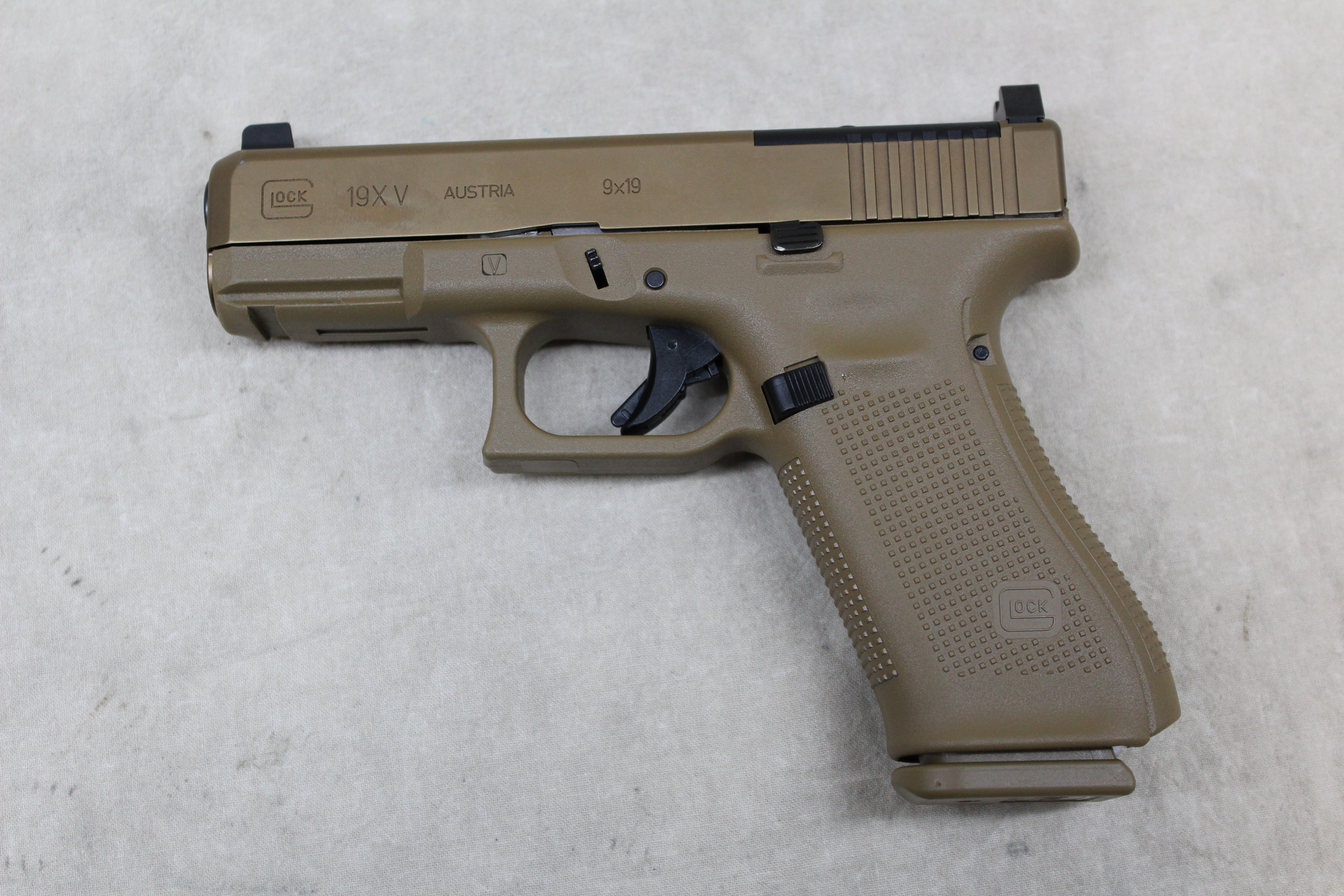Glock 19XV ~ 9mm Luger ~ - Glock