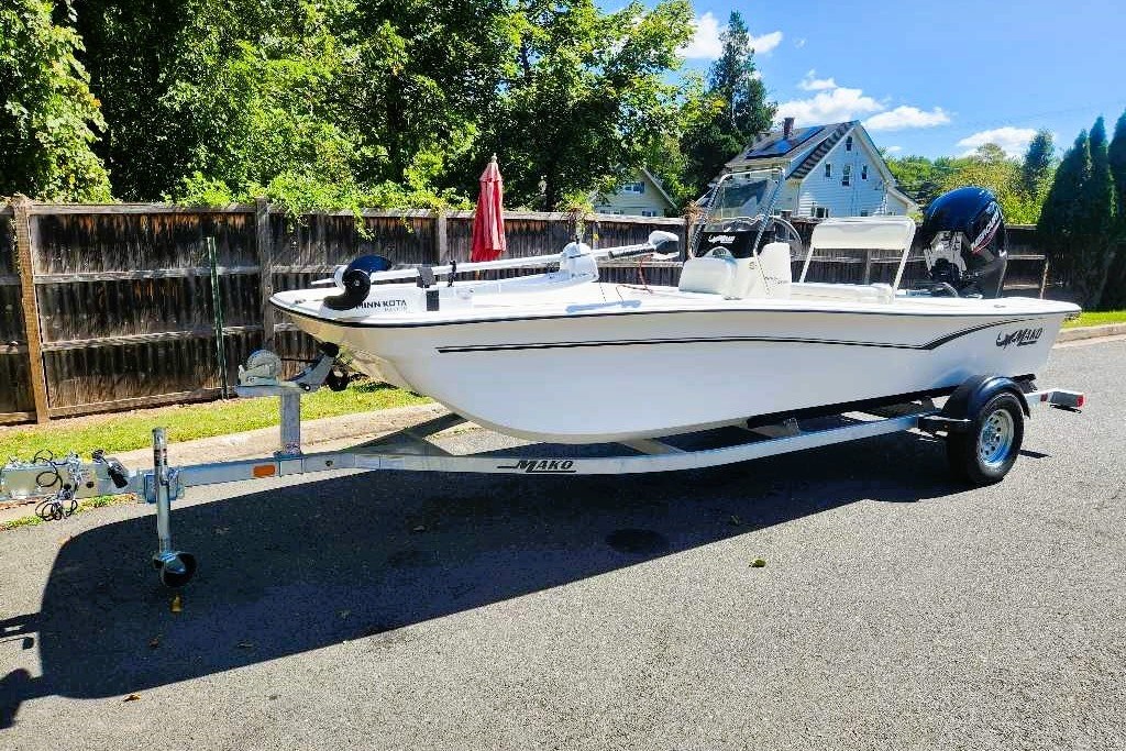  2027 MAKO PRO SKIFF 17 CC - $32855.00 at Bass Pro Shops