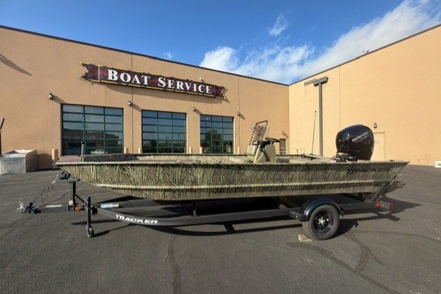  2027 TRACKER GRIZZLY 2072 CC - $38800.00 at Bass Pro Shops
