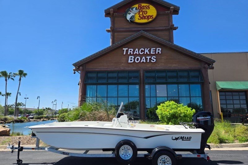  2027 MAKO PRO SKIFF 17 CC - $27590.00 at Bass Pro Shops