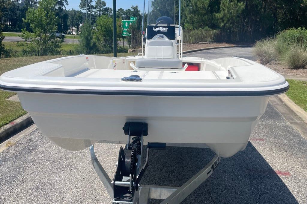  2027 MAKO PRO SKIFF 17 CC - $30590.00 at Bass Pro Shops