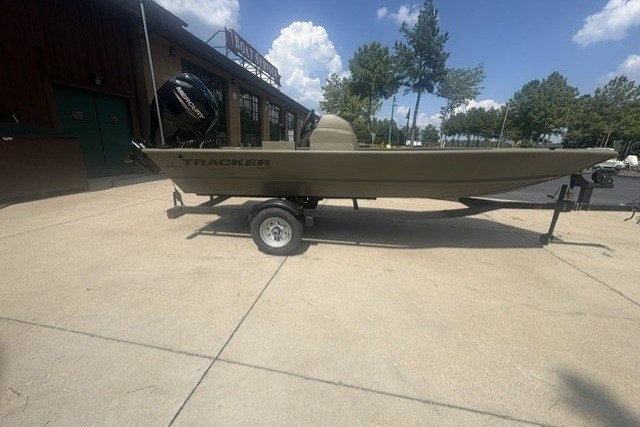 2027 TRACKER GRIZZLY 1648 SC - $20490.00 at Bass Pro Shops