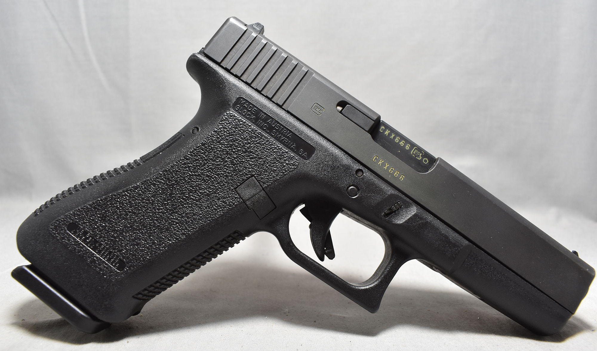 Glock ~ 22 ~ .40 S&ampW - Glock