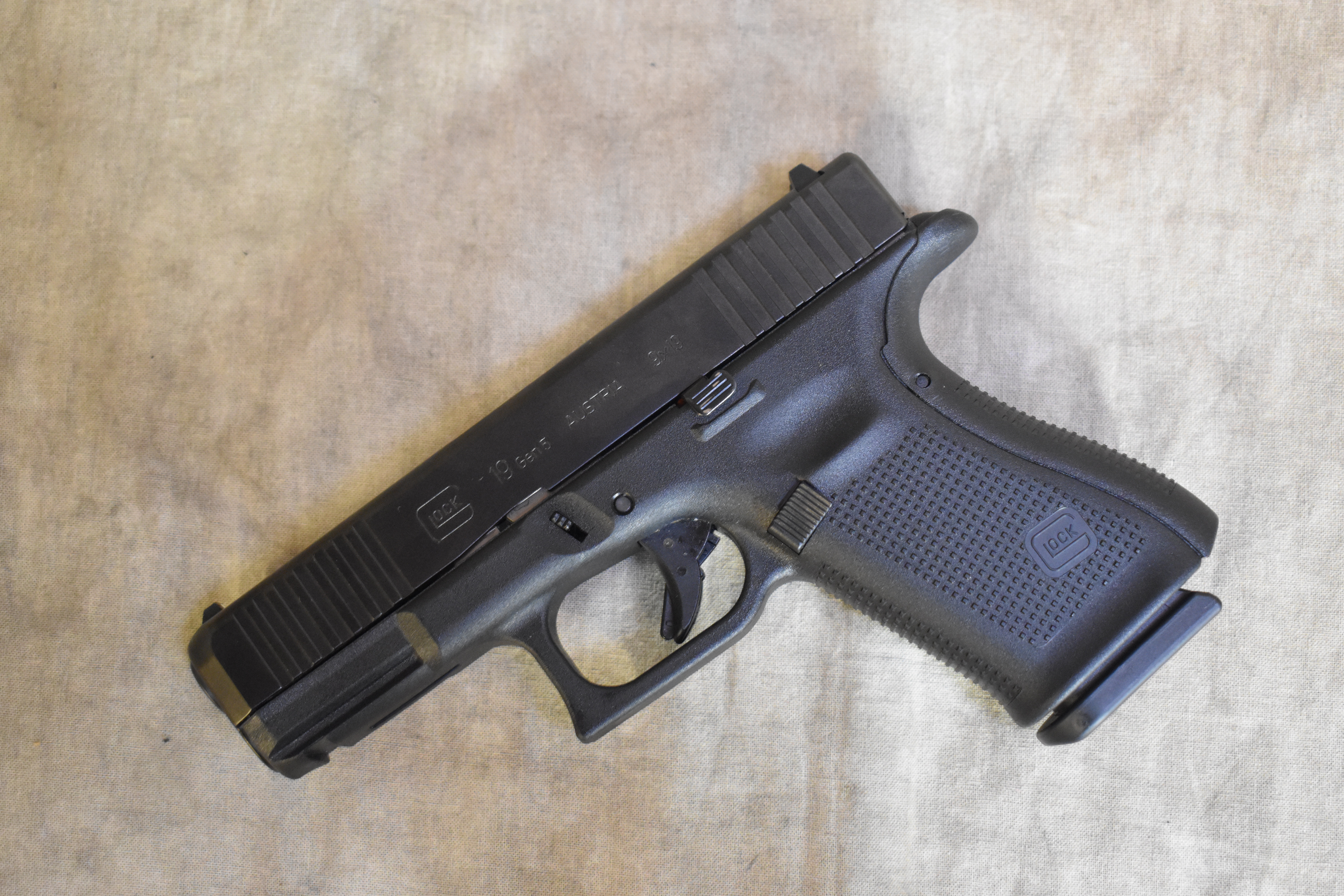 Glock ~ 19 Gen 5 ~ 9mm - Glock