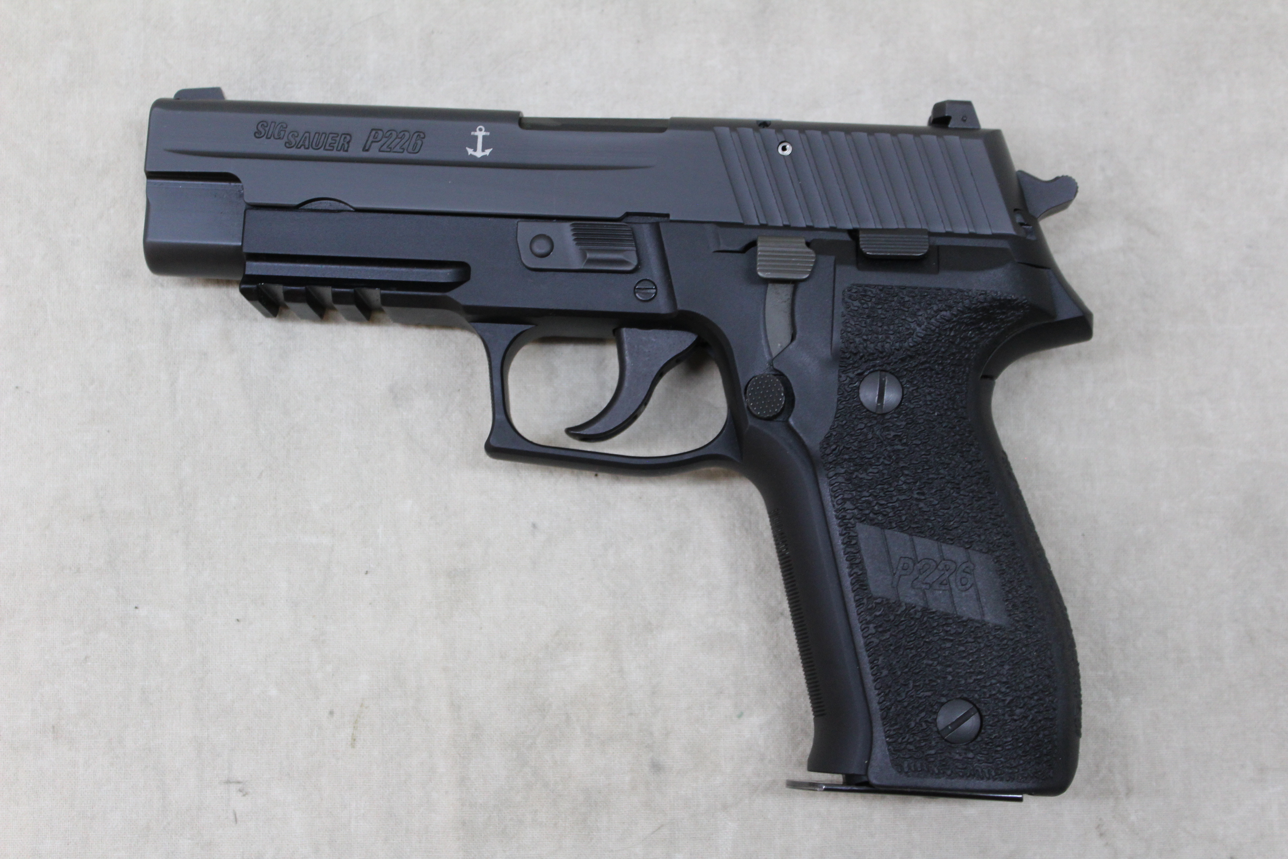 SIG Sauer P226 ~ 9mm Luger ~