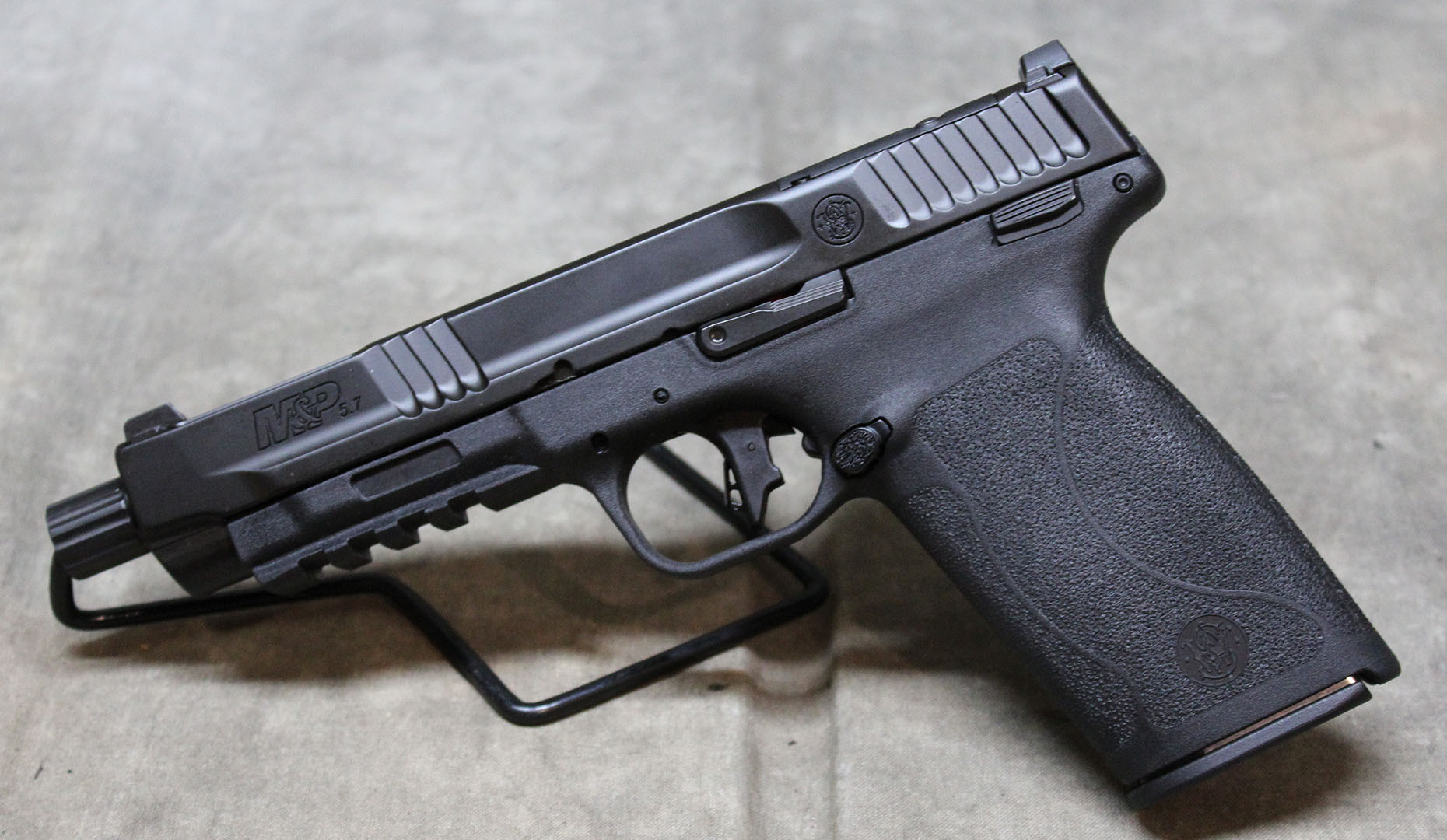 Smith &Wesson ~ M&ampP 5.7 ~ 5.7 - Smith & Wesson