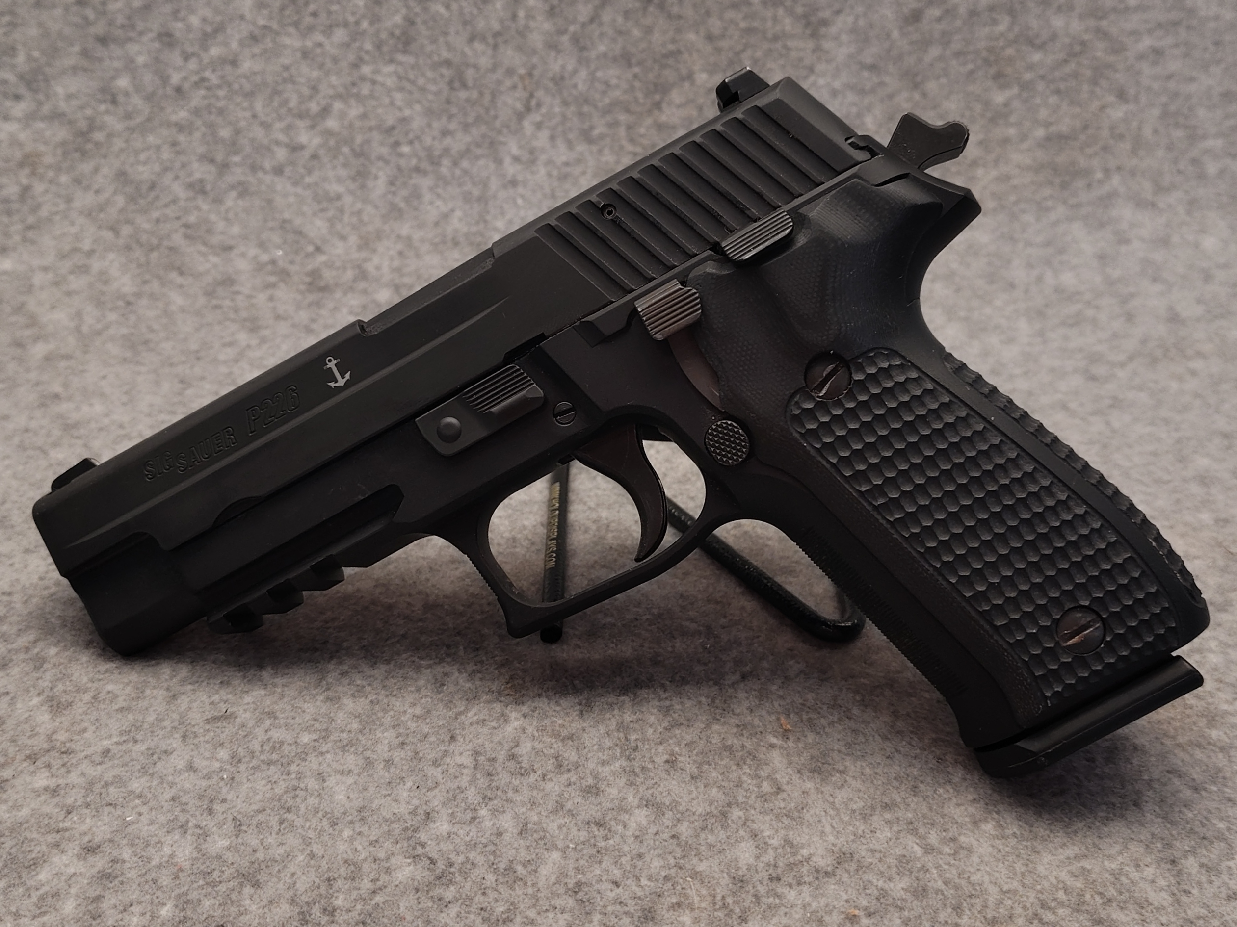 SIG SAUER ~ P226 ~ 9MM LUGER - Sig Sauer