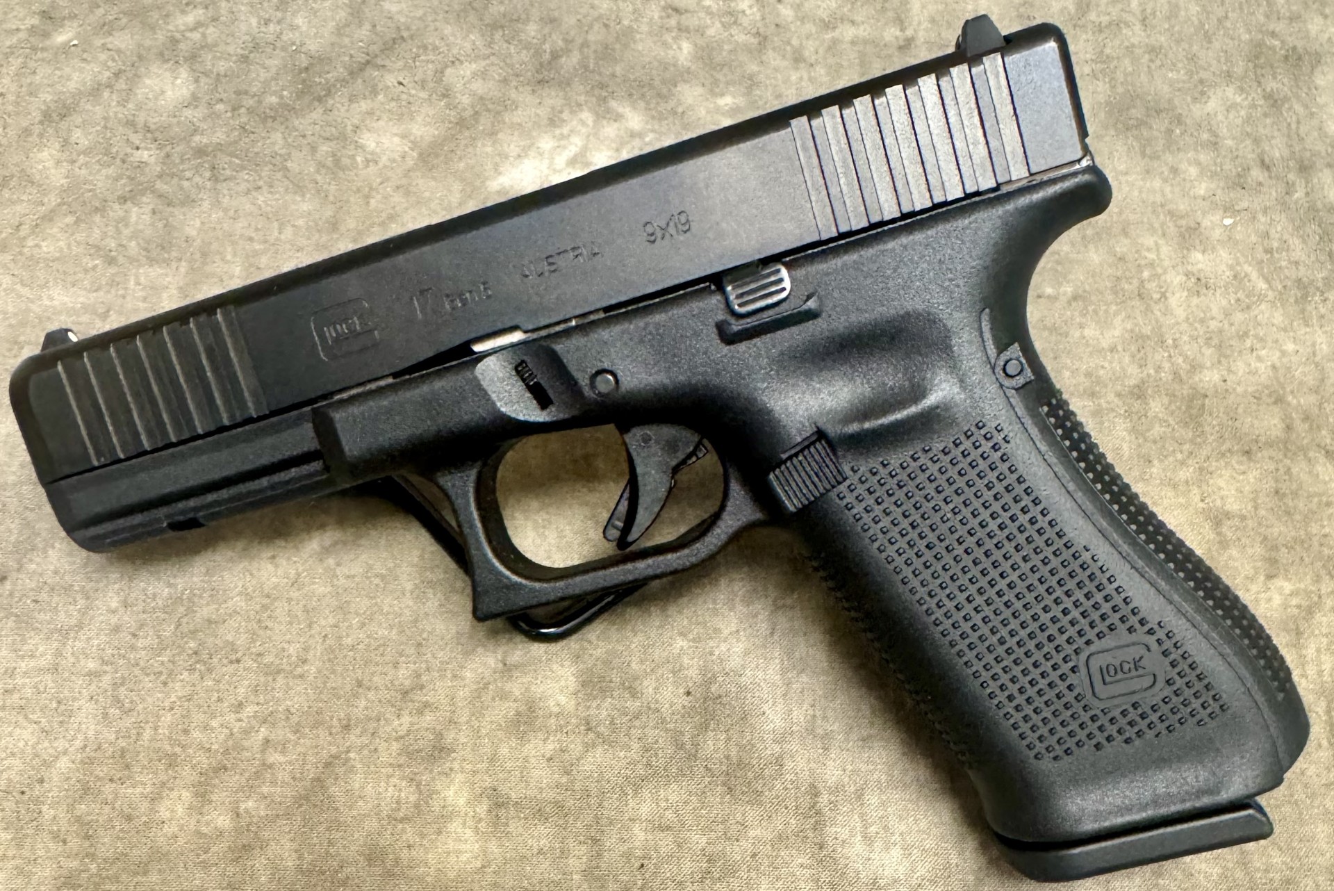 Glock~17 Gen5~9mm - Glock