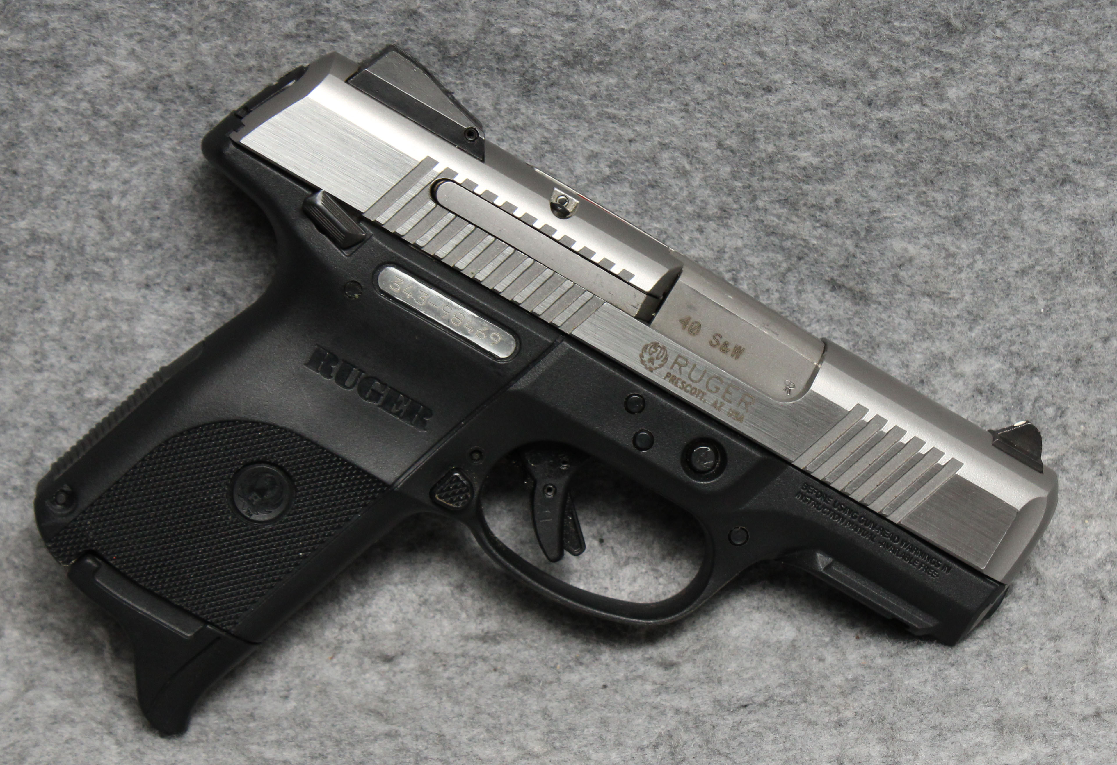 Ruger ~ SR40C ~ .40 S&amp;ampW - Ruger