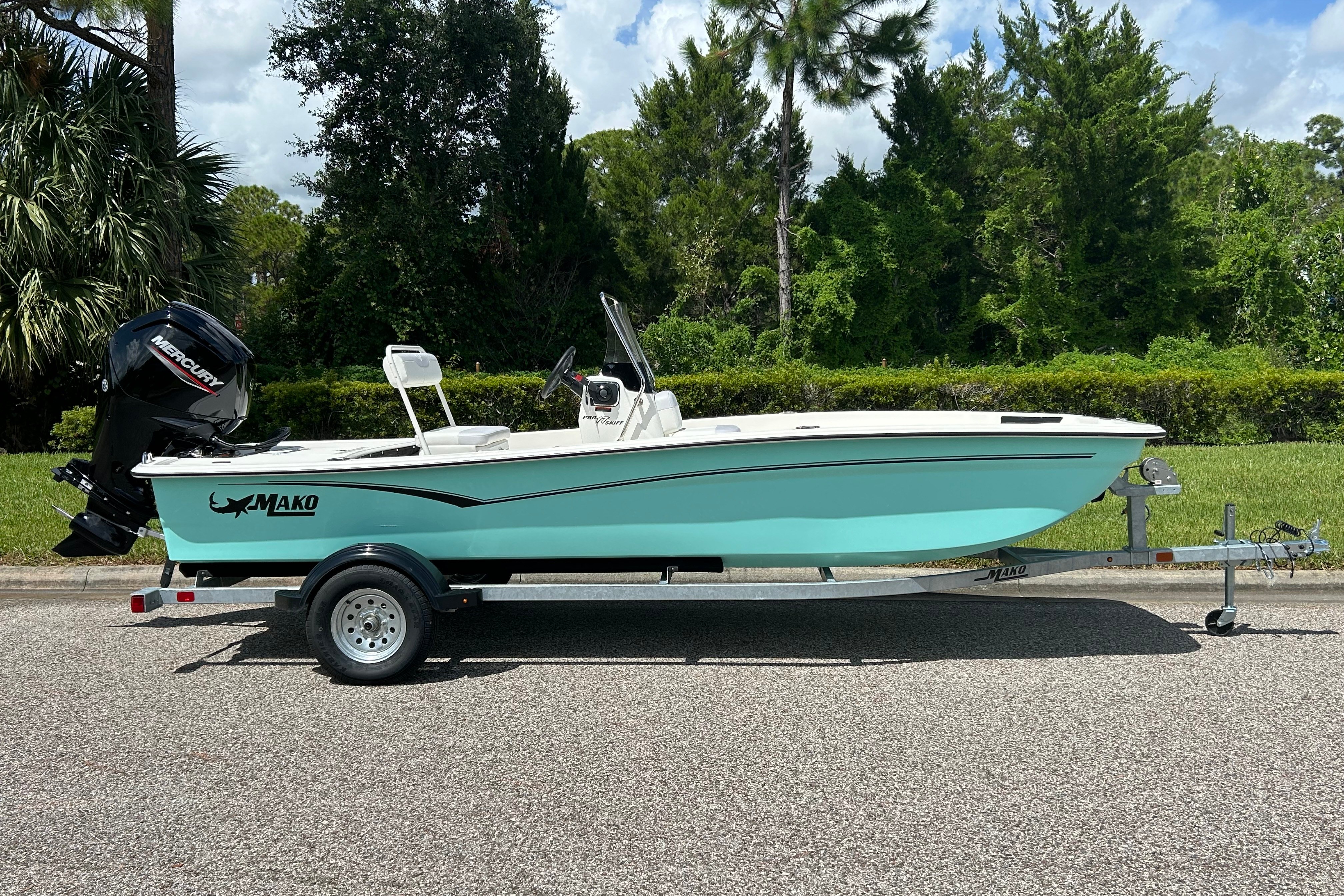  2027 MAKO PRO SKIFF 17 CC - $31185.00 at Bass Pro Shops