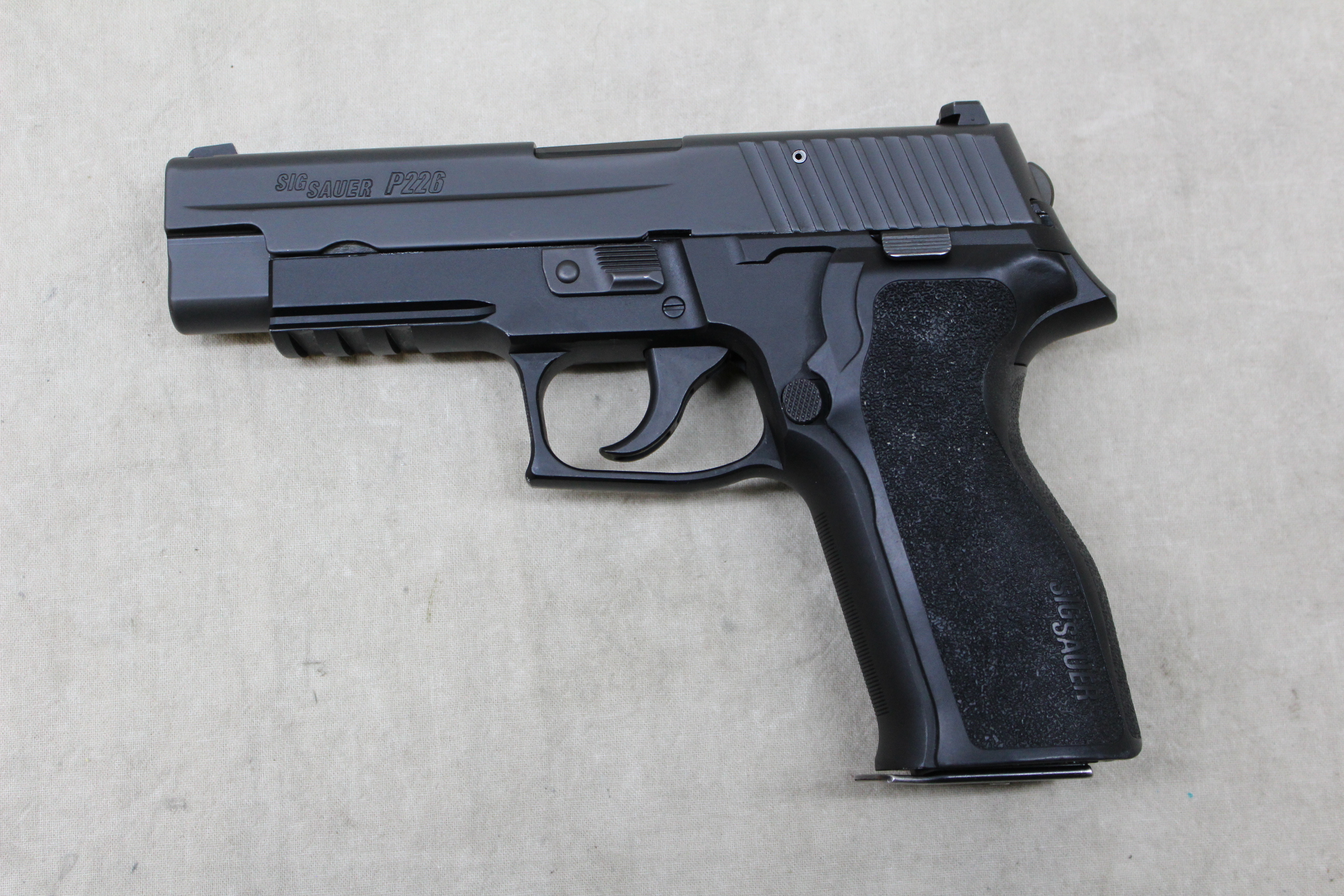 SIG Sauer P226 ~ .40 S&ampW ~ - Sig Sauer