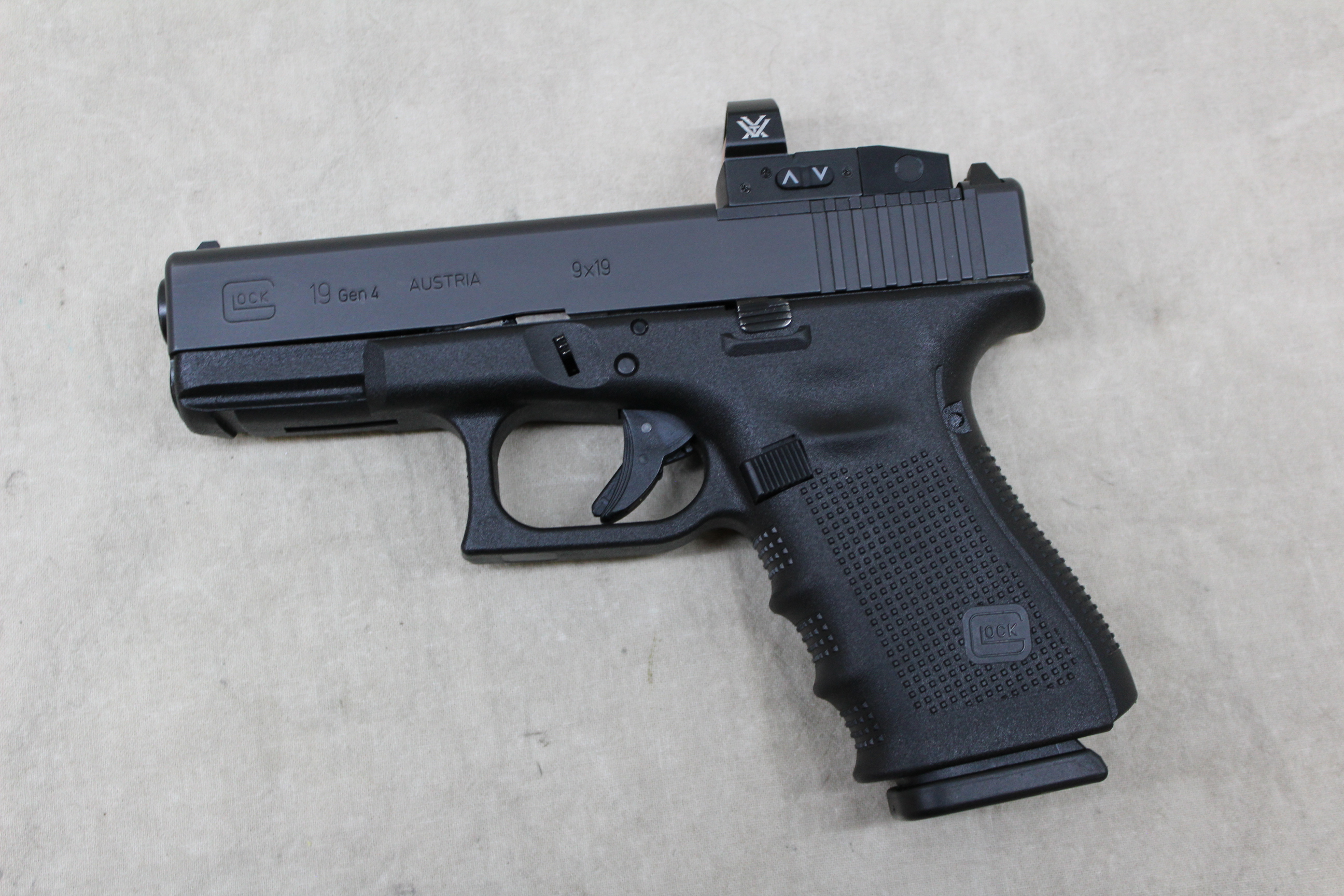 Glock 19 ~ 9mm Luger ~ - Glock