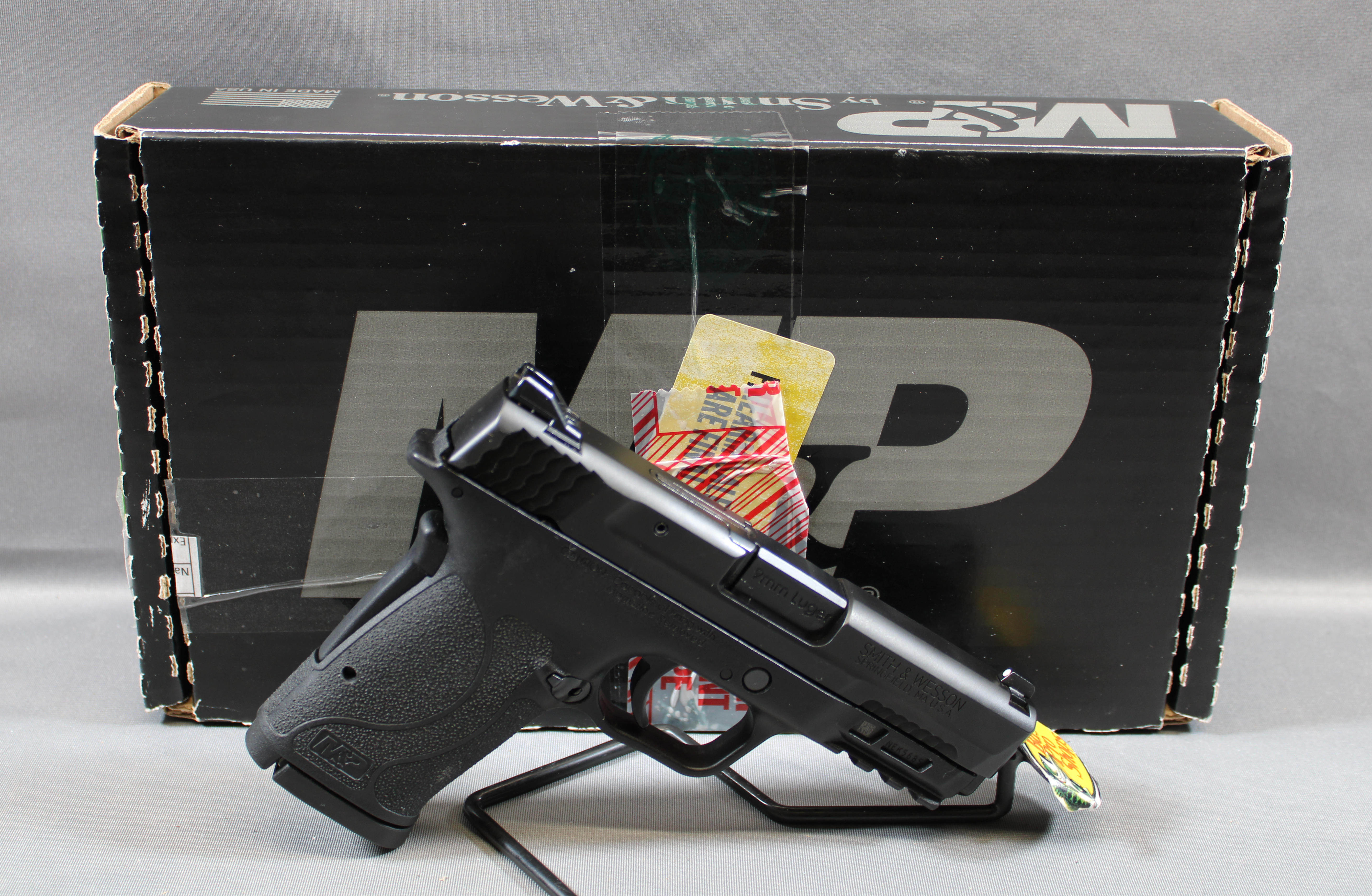 Smith &amp;Wesson ~ M&amp;ampP 9 Shield EZ ~ 9mm Luger - Smith & Wesson