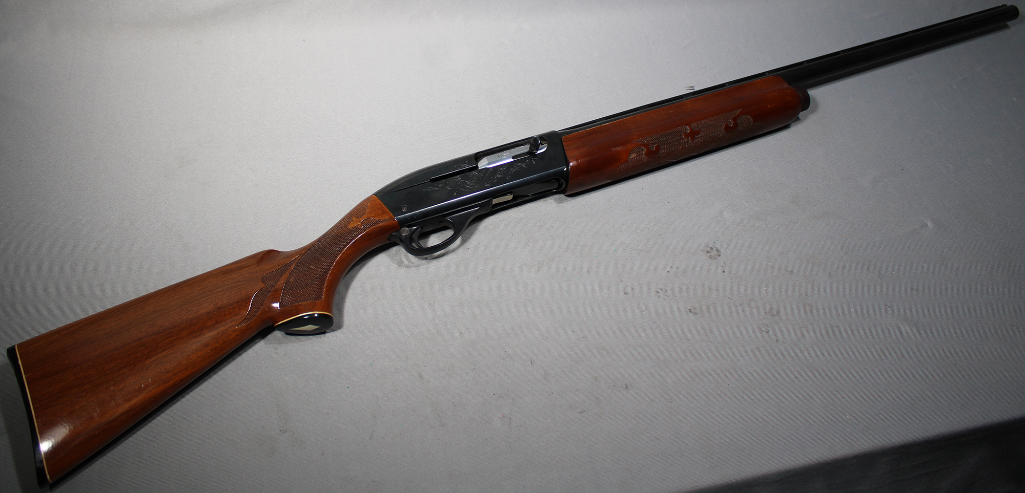 Remington ~ Model 1100 ~ 12 Gauge - Remington