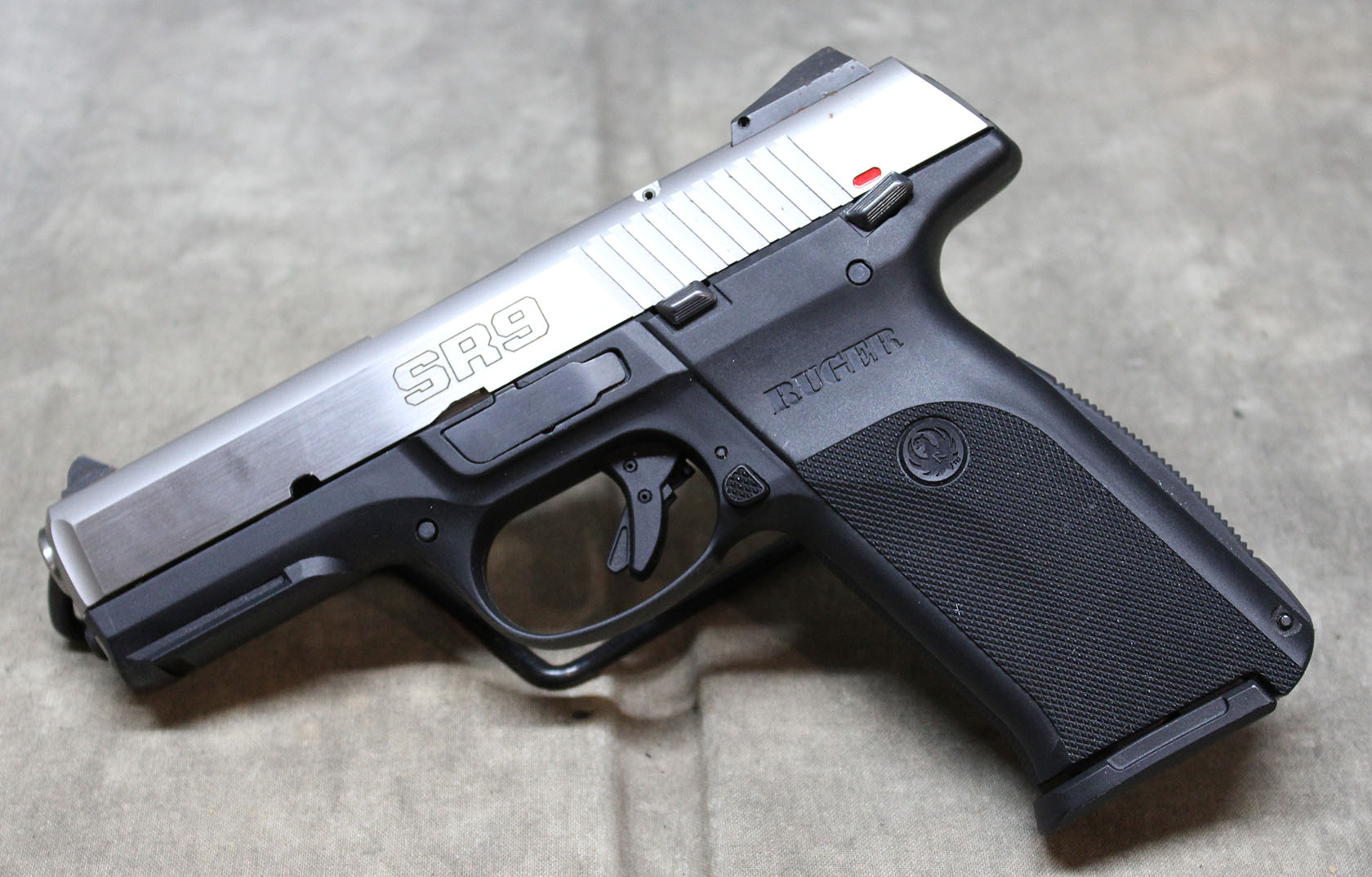 Ruger ~ SR9 ~ 9mm - Ruger