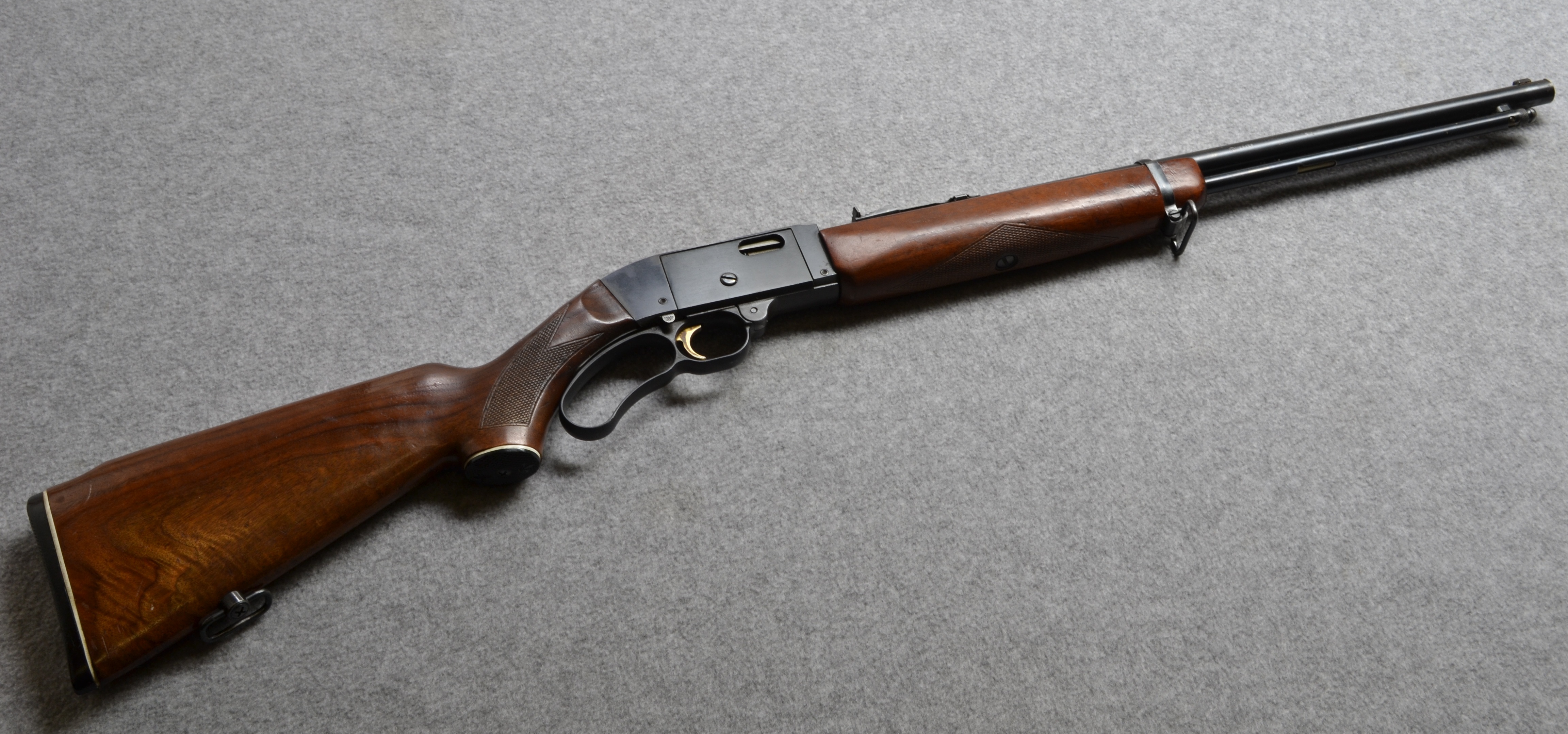 Mossberg~402~.22 LR. - Mossberg