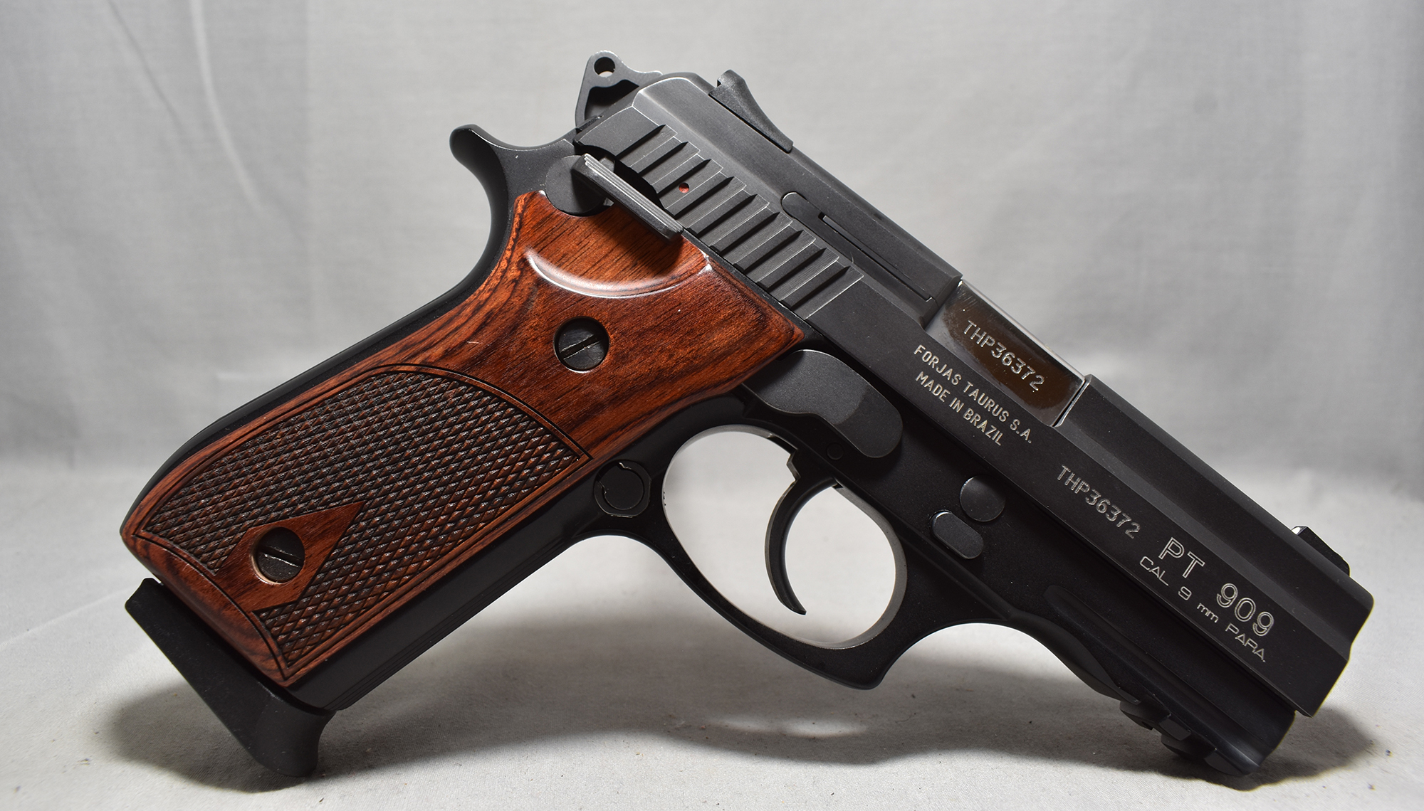 Taurus ~ PT909 ~ 9mm Parabellum - Taurus