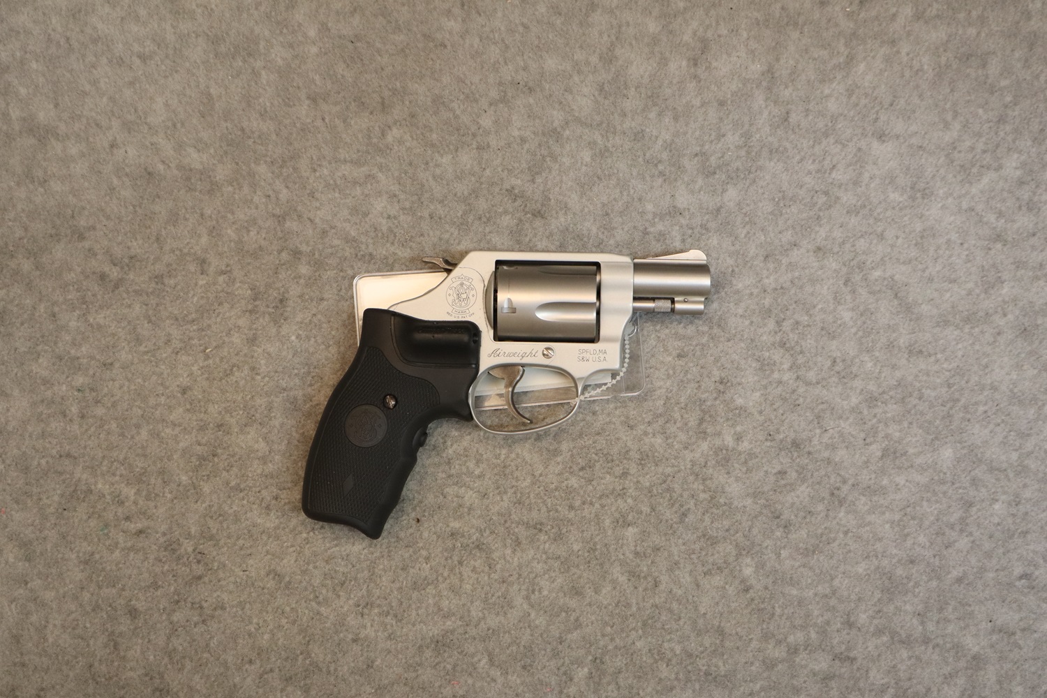 Image of Smith & Wesson ~ 637-2 Airweight ~ .38 Spc.