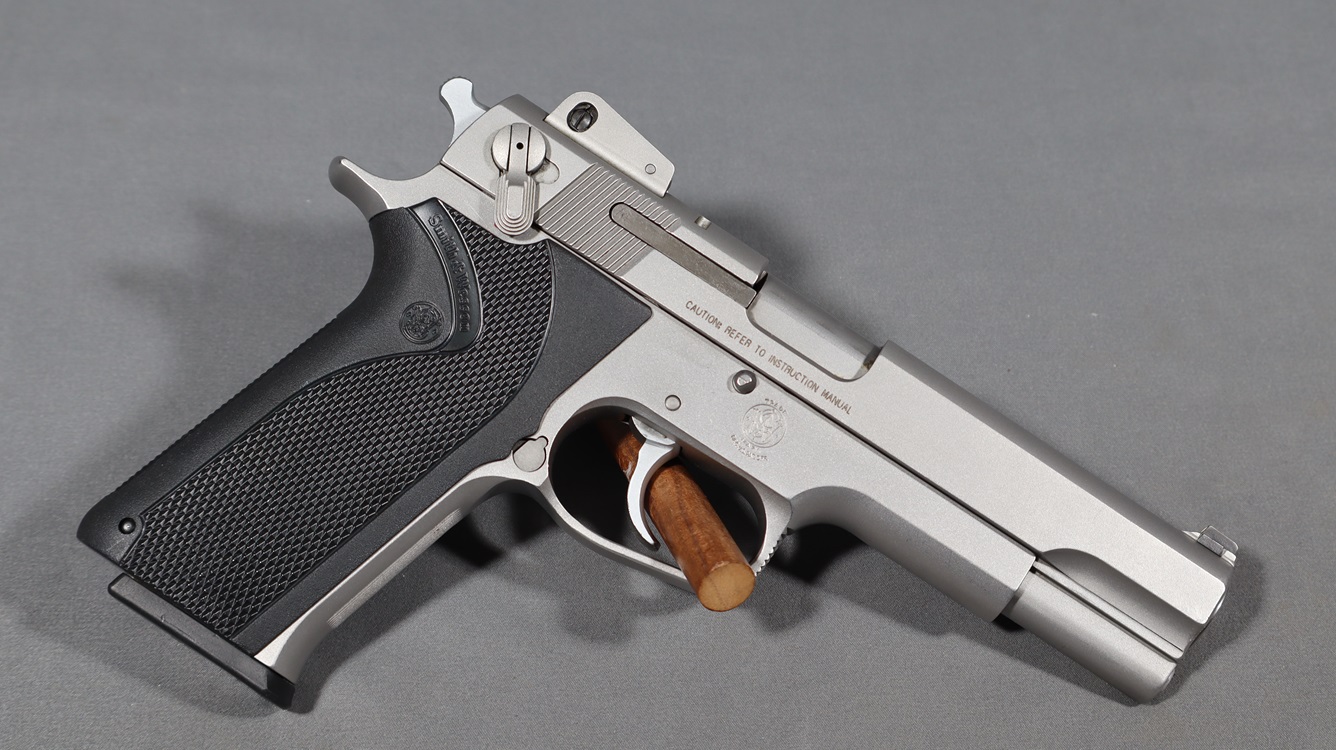 Image of Smith & Wesson~Model 1006~10mm Auto