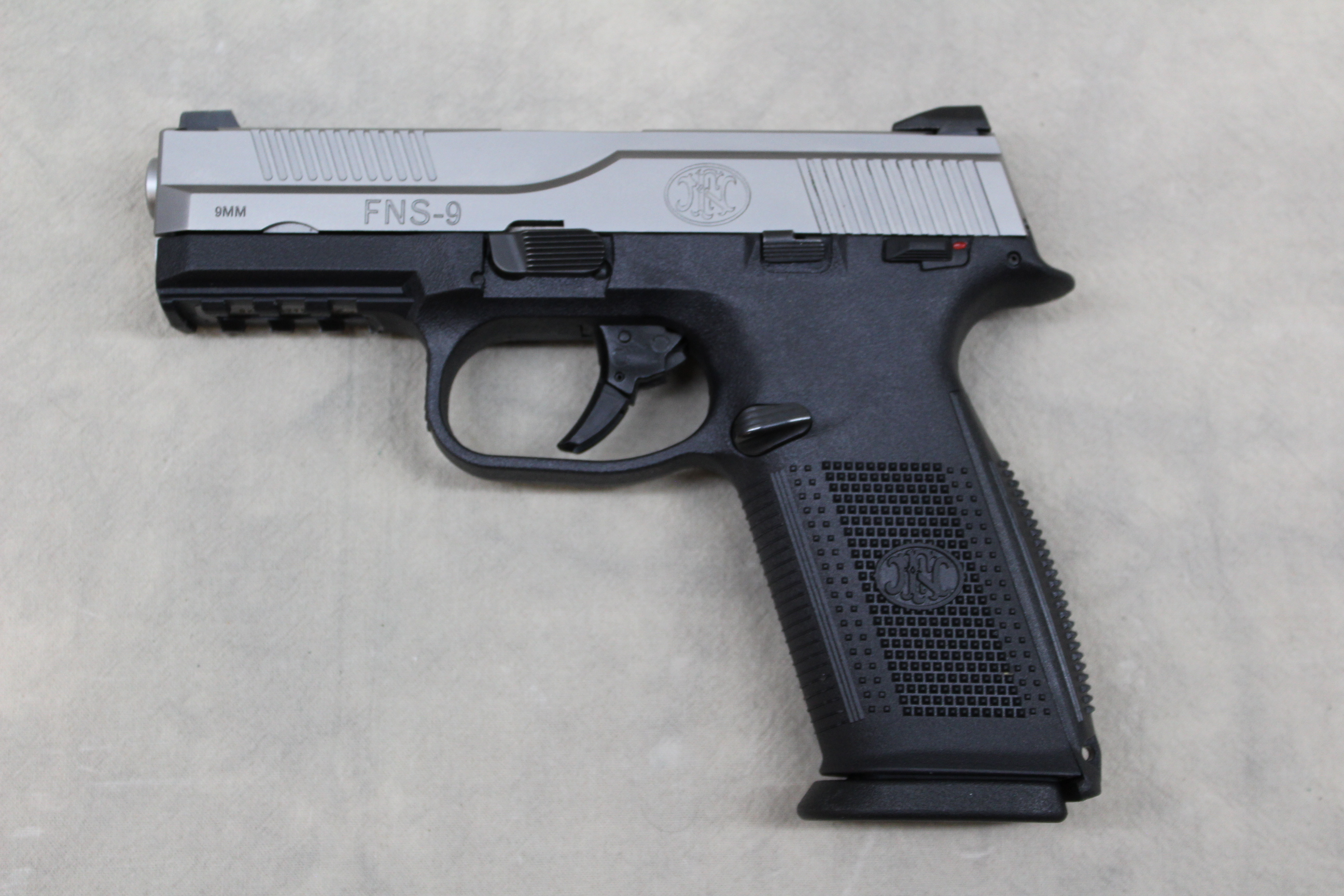 FN FN FNS-9 ~ 9mm Luger ~ - $419.99 at Bass Pro Shops