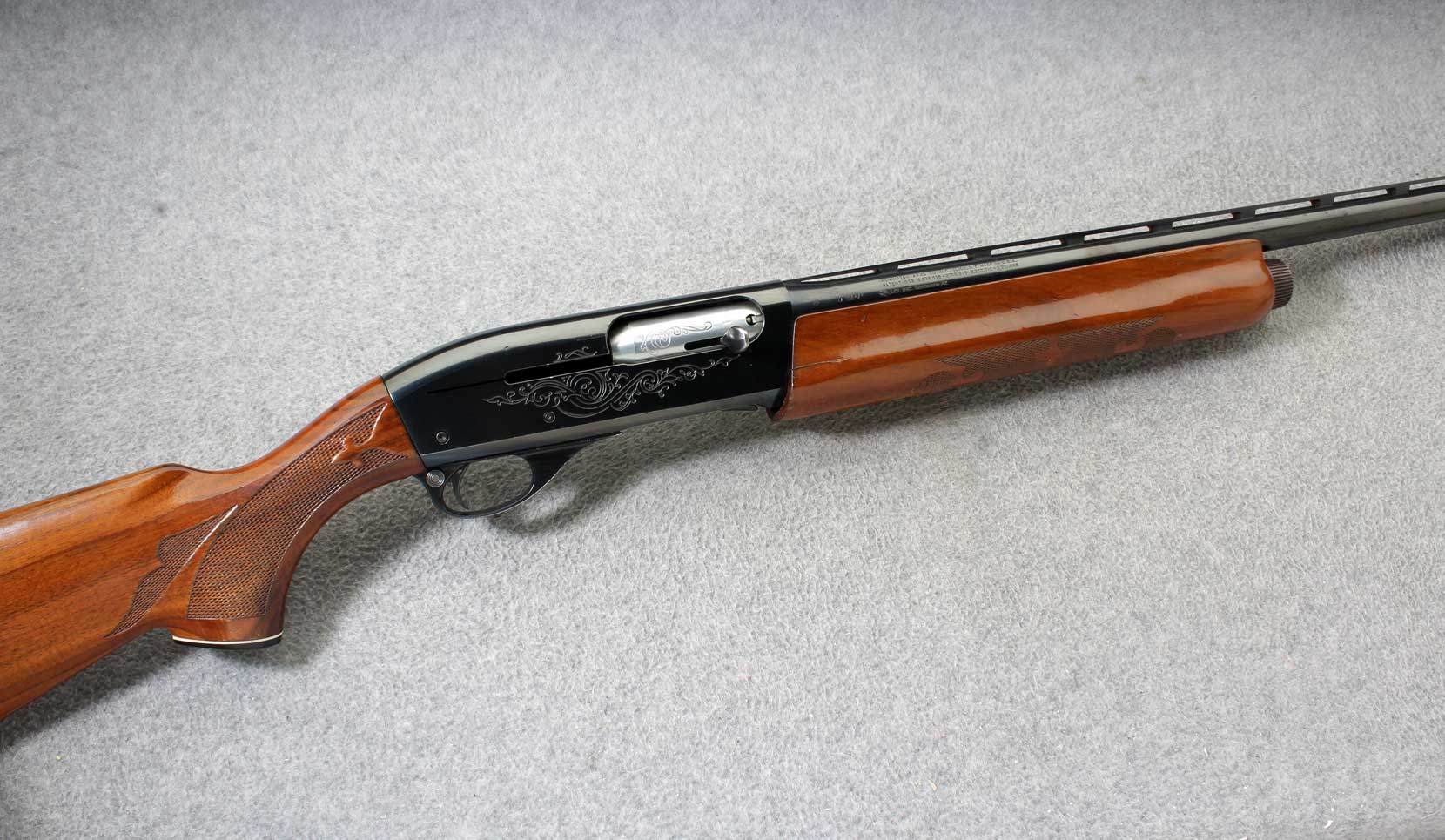 Remington ~ Model 1100 ~ 12 Gauge - Remington