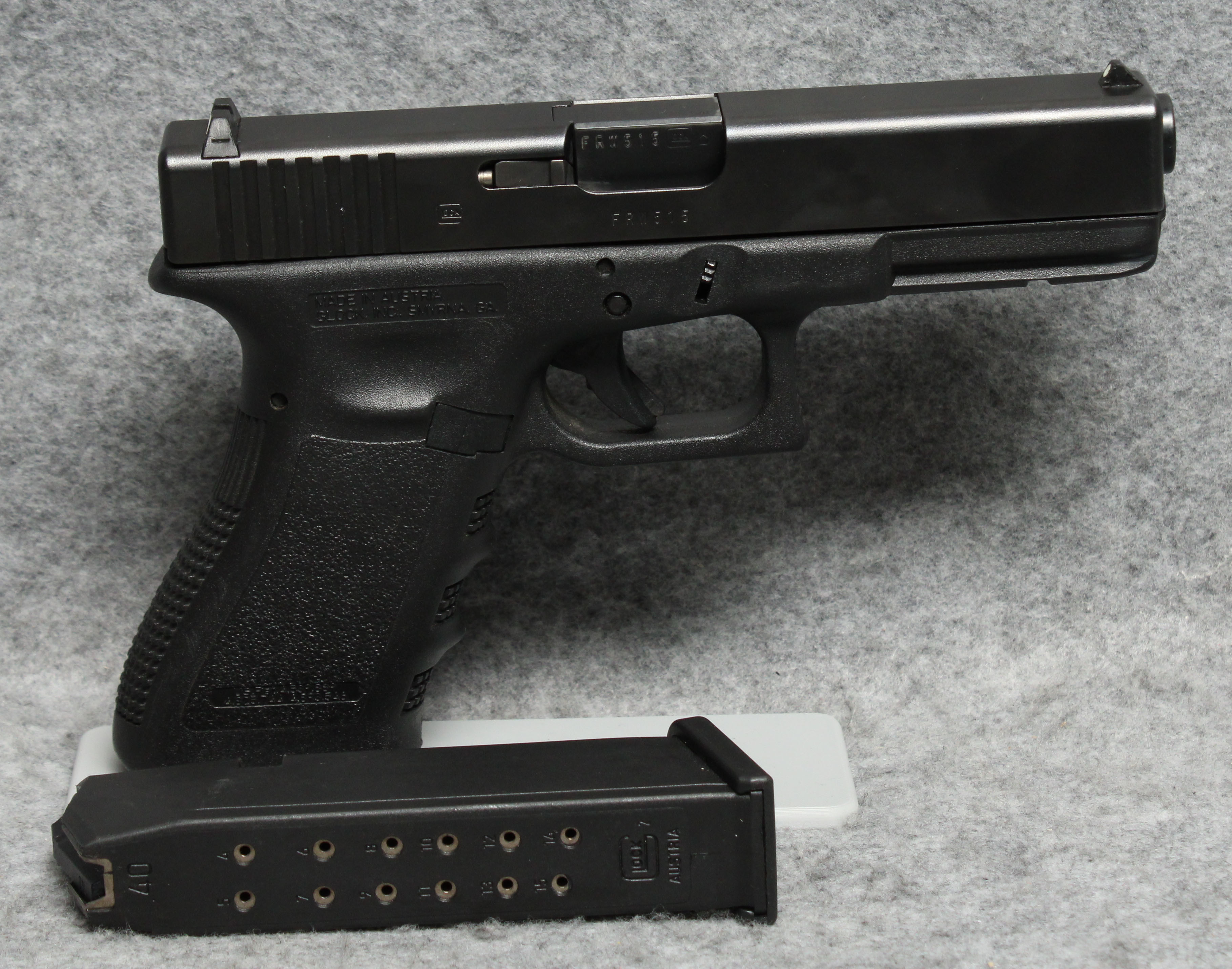 Glock ~ 22 ~ .40 S&W