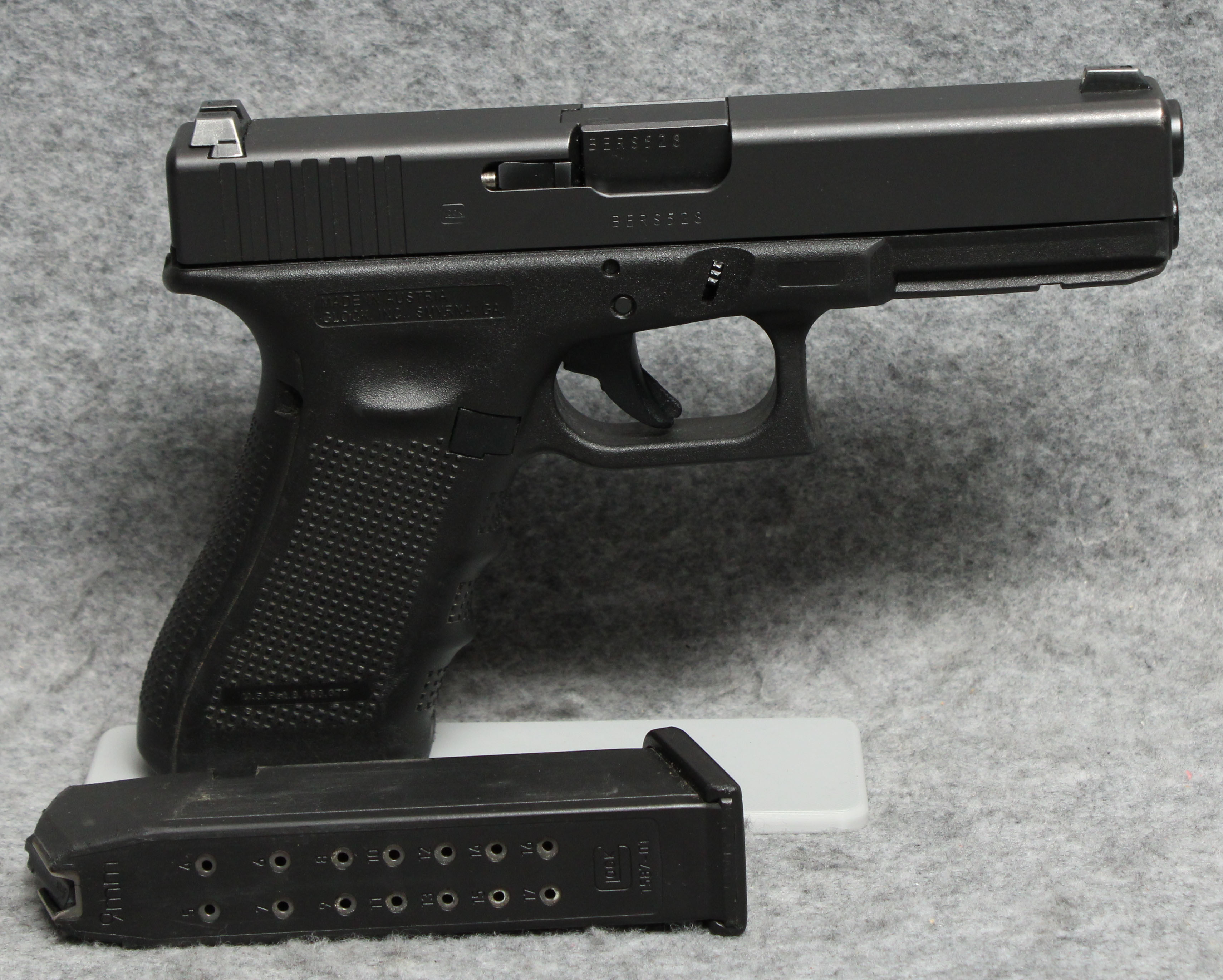Glock ~ 17 Gen 4 ~ 9MM Luger - Glock