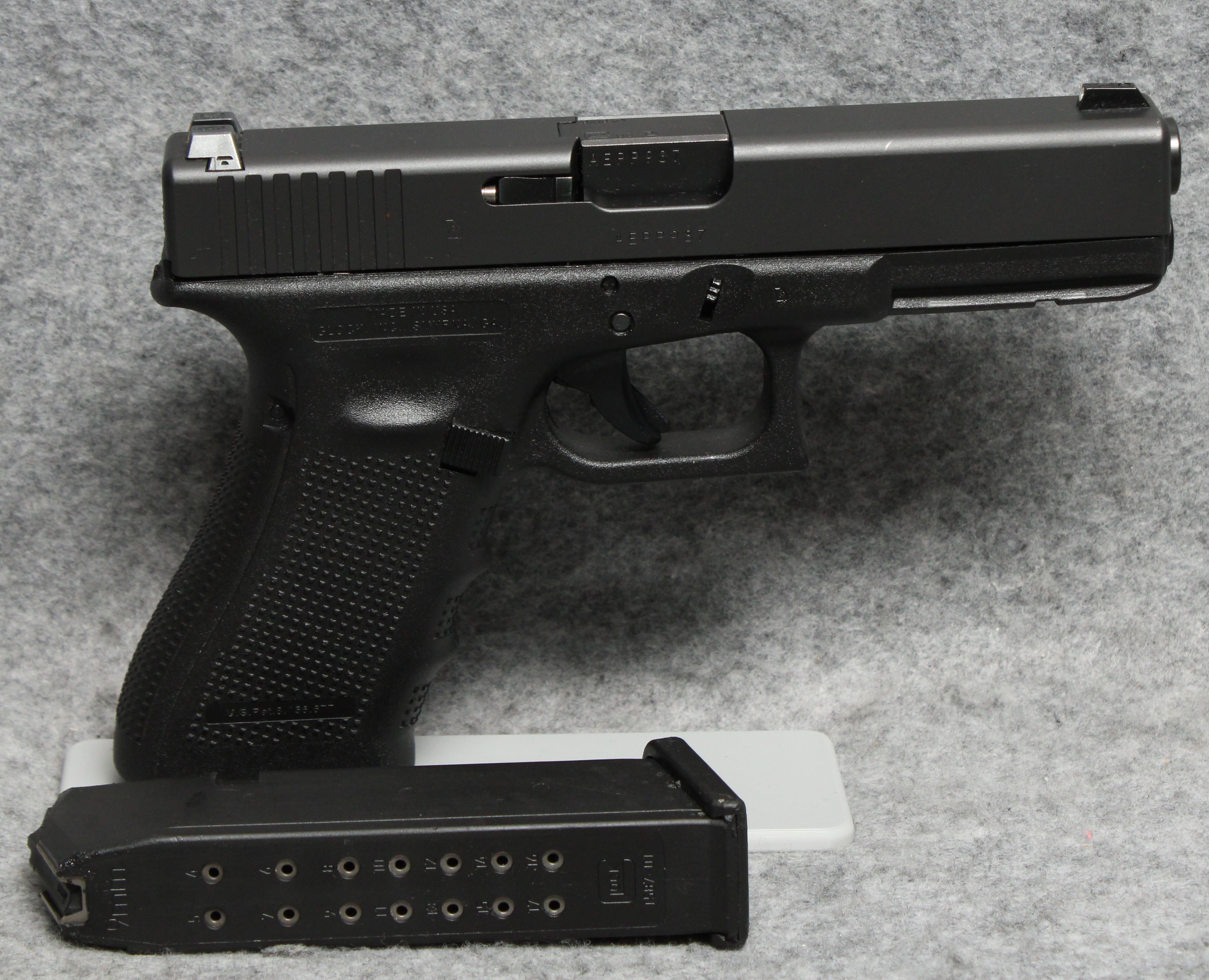 Glock ~ 17 Gen 4 ~ 9MM Luger - Glock