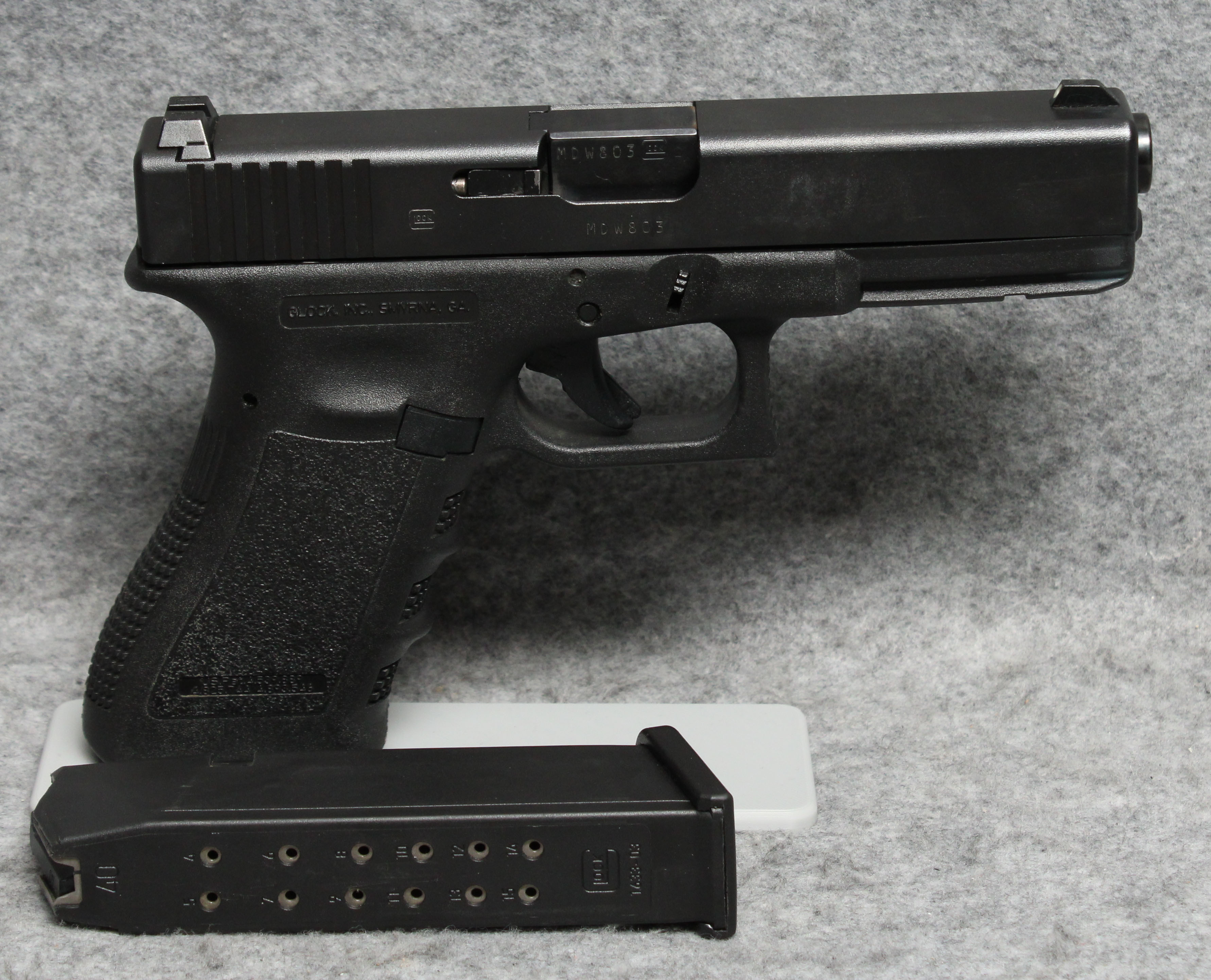 Glock ~ 22 ~ .40 S&amp;ampW - Glock