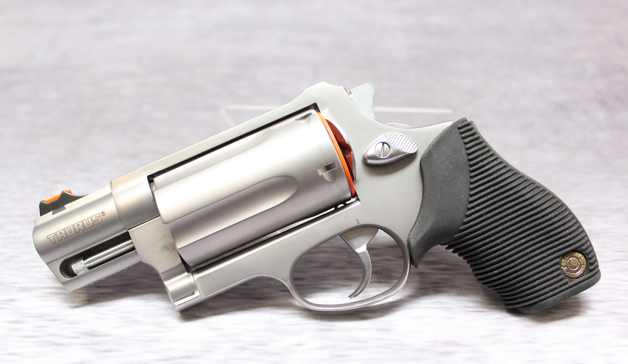 TAURUS ~ THE JUDGE ~ .45 COLT/.410 GAUGE