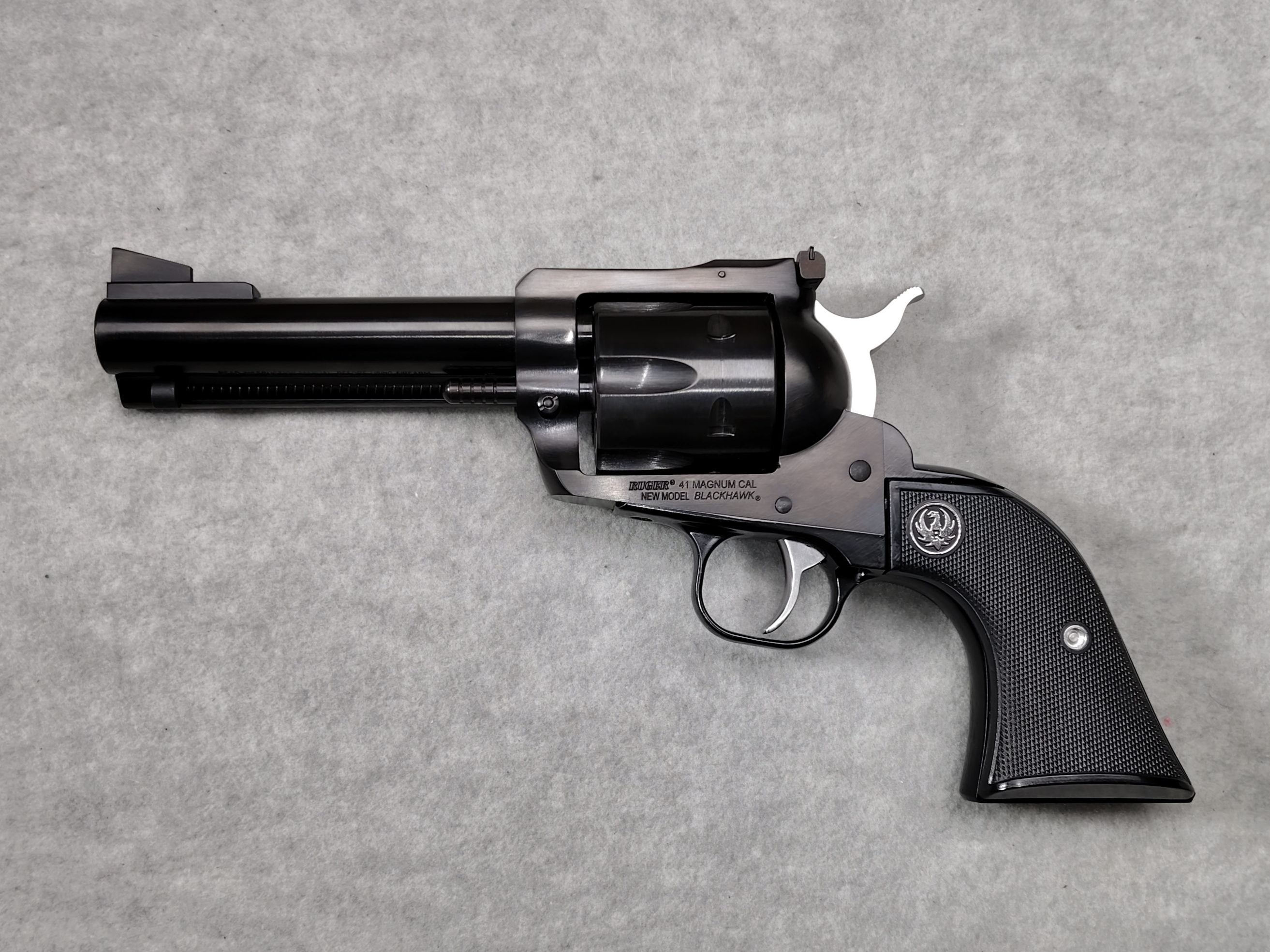 RUGER ~ NEW MODEL BLACKHAWK ~ .41 Remington Magnum - Ruger
