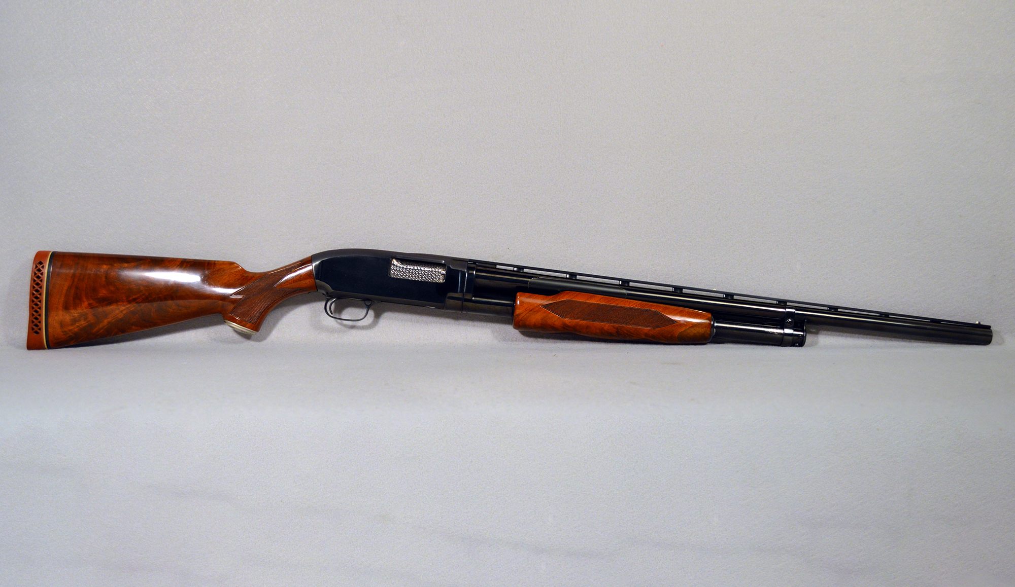 Winchester ~ Model 12 ~ 12 Ga - Winchester