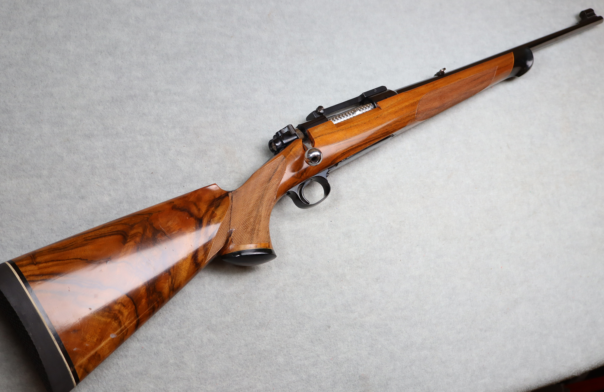 Winchester ~ Model 70 Featherweight ~ .270 WIN - Winchester