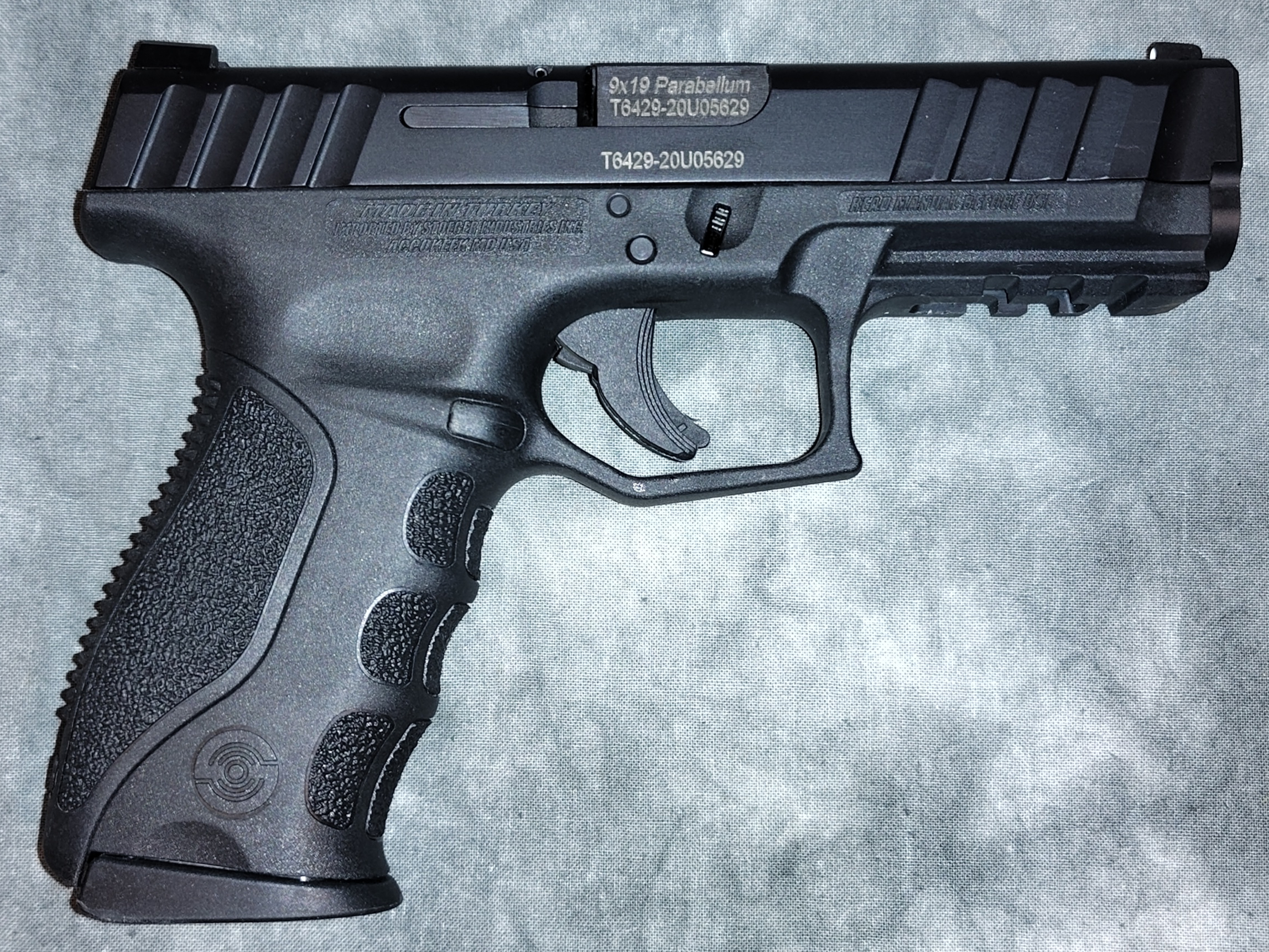 STOEGER ~ STR-9 ~ 9MM LUGER - Stoeger