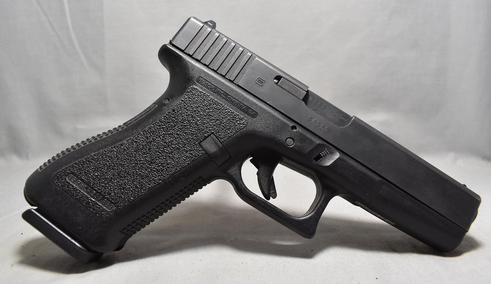Glock ~ 22 ~ .40 S&W