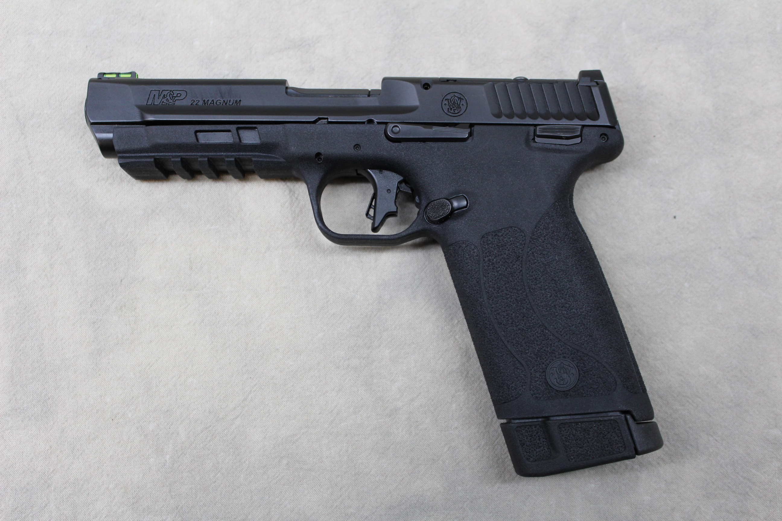 Smith &Wesson M&ampP 22 Magnum ~.22 Magnum~ - Smith & Wesson