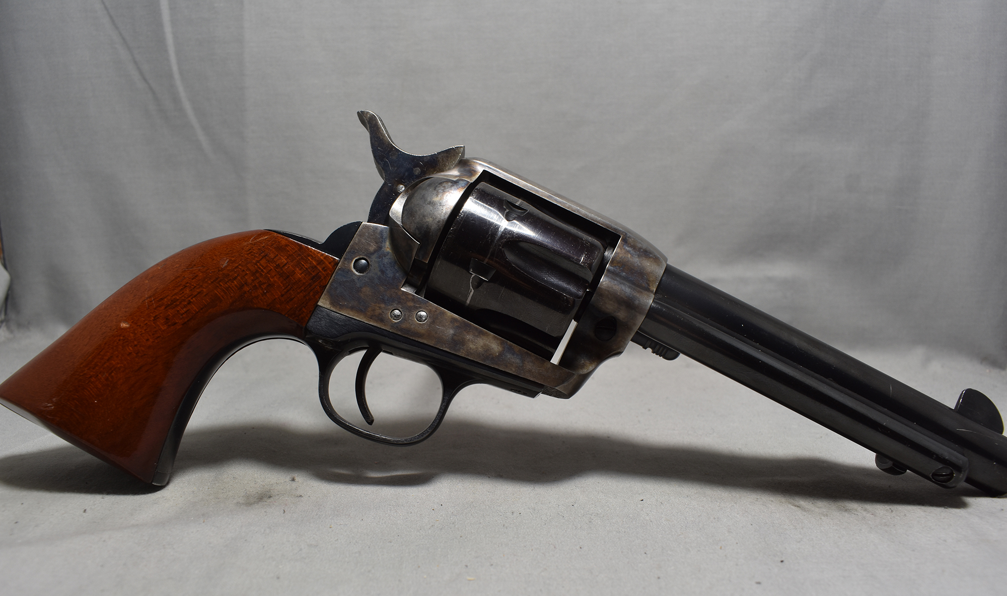 A.Uberti ~ Single Action Army Regulator ~ .44-40 Winchester - Uberti