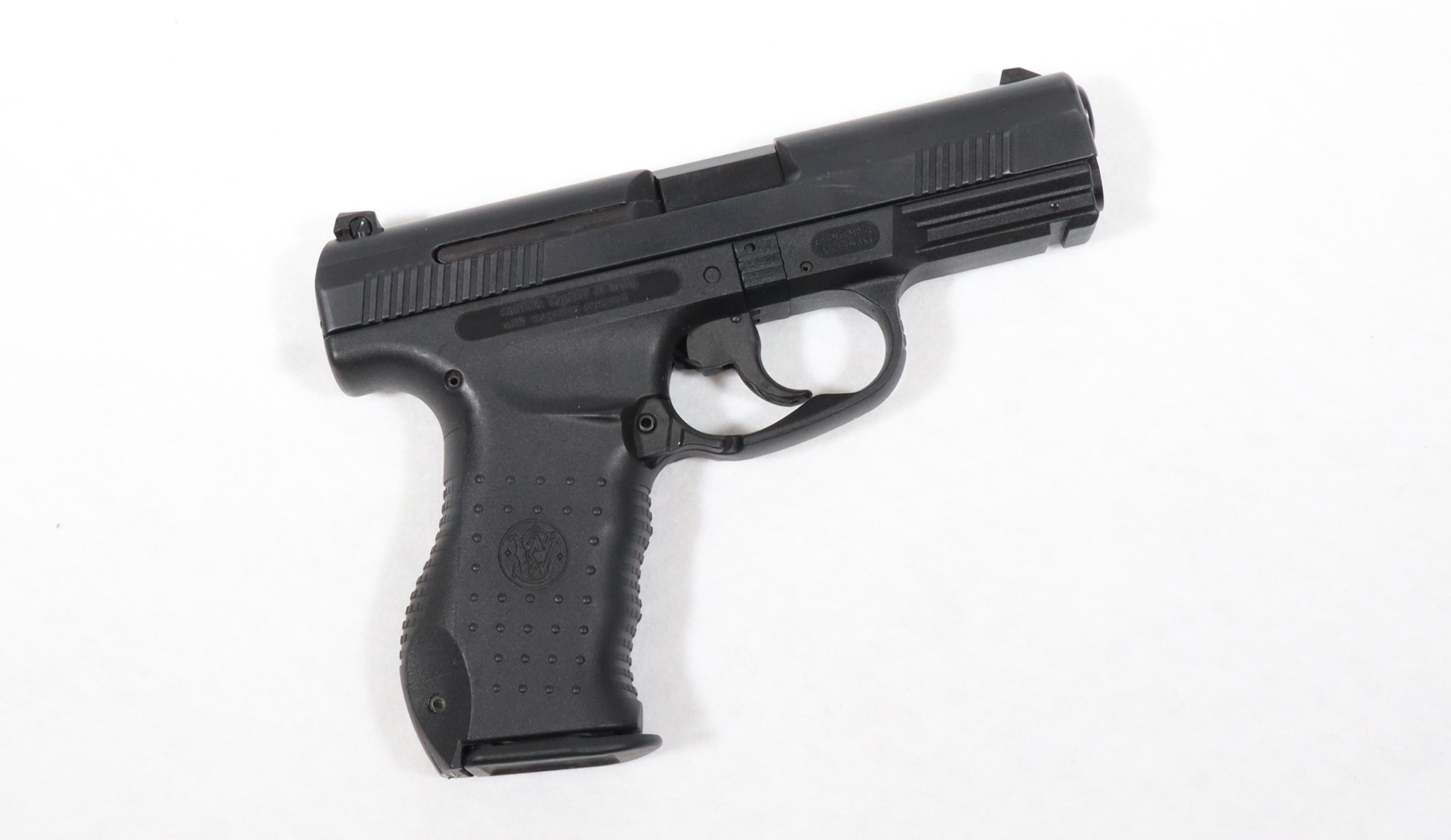 Smith & Wesson ~ SW99 ~ .40 S&W