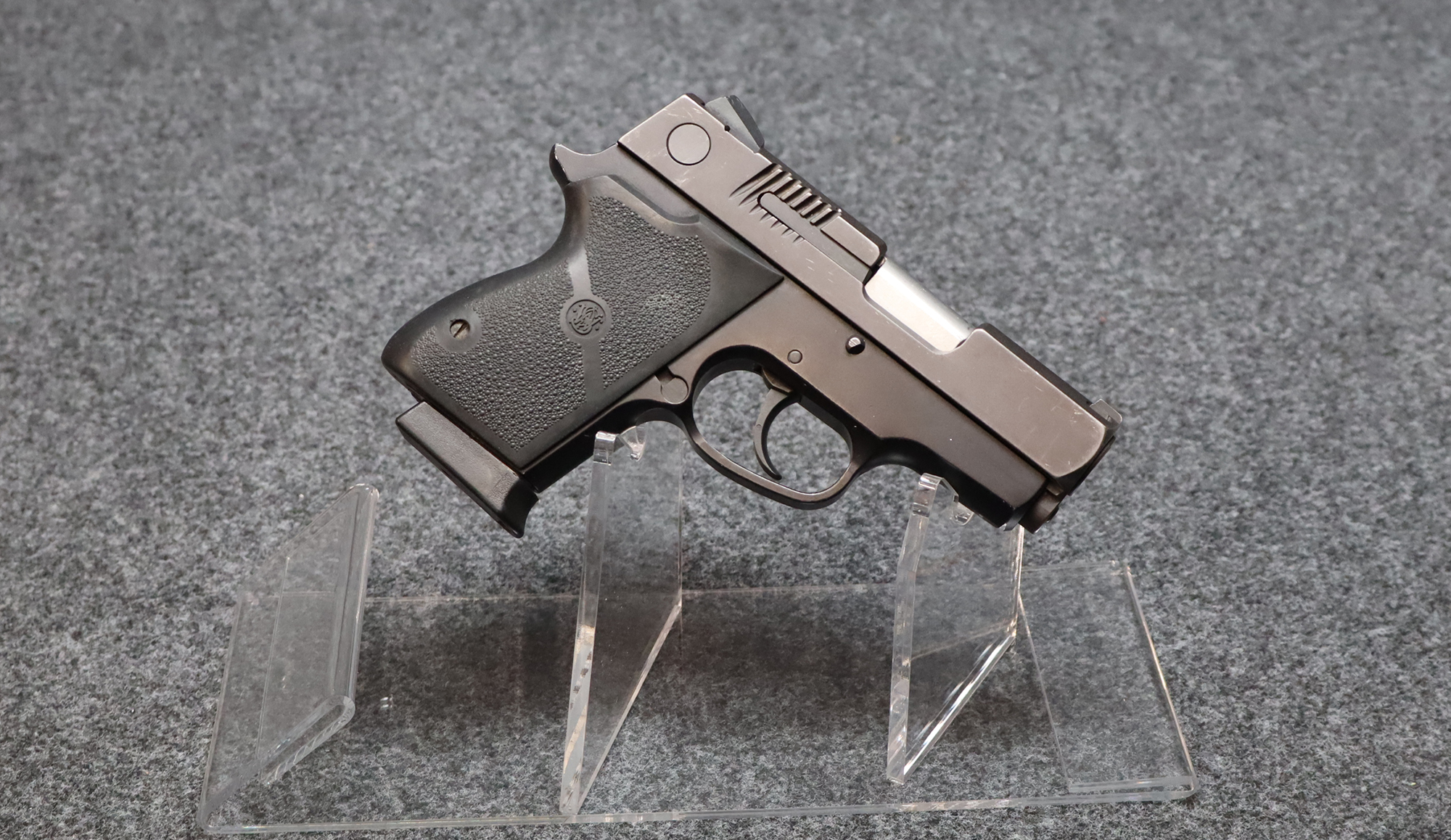 Smith &Wesson ~ CS40 ~ .40 S&ampW (5675298) - Smith & Wesson