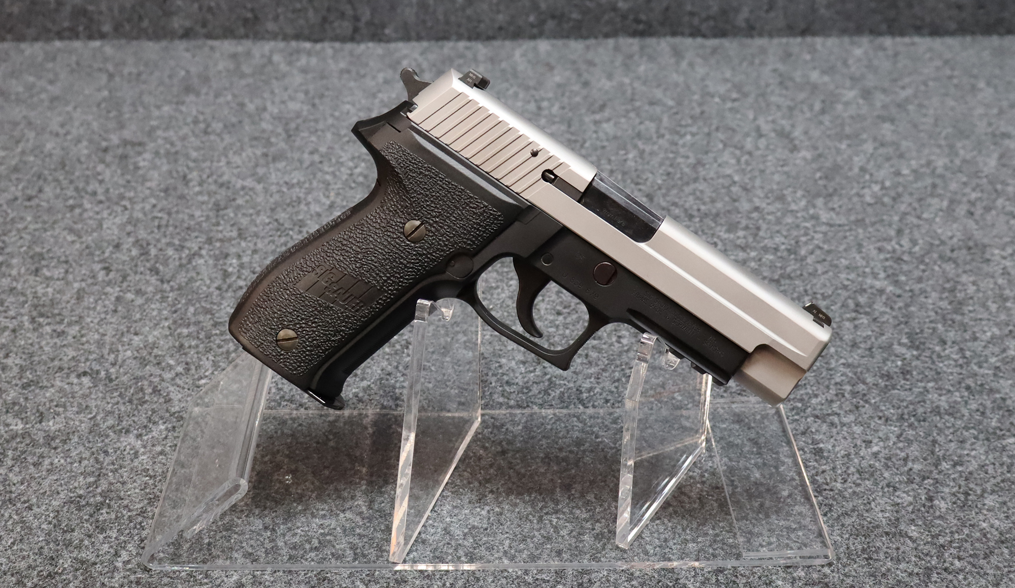 Sig Sauer ~ Model P226 ~ 9mm Luger (5680966) - Sig Sauer