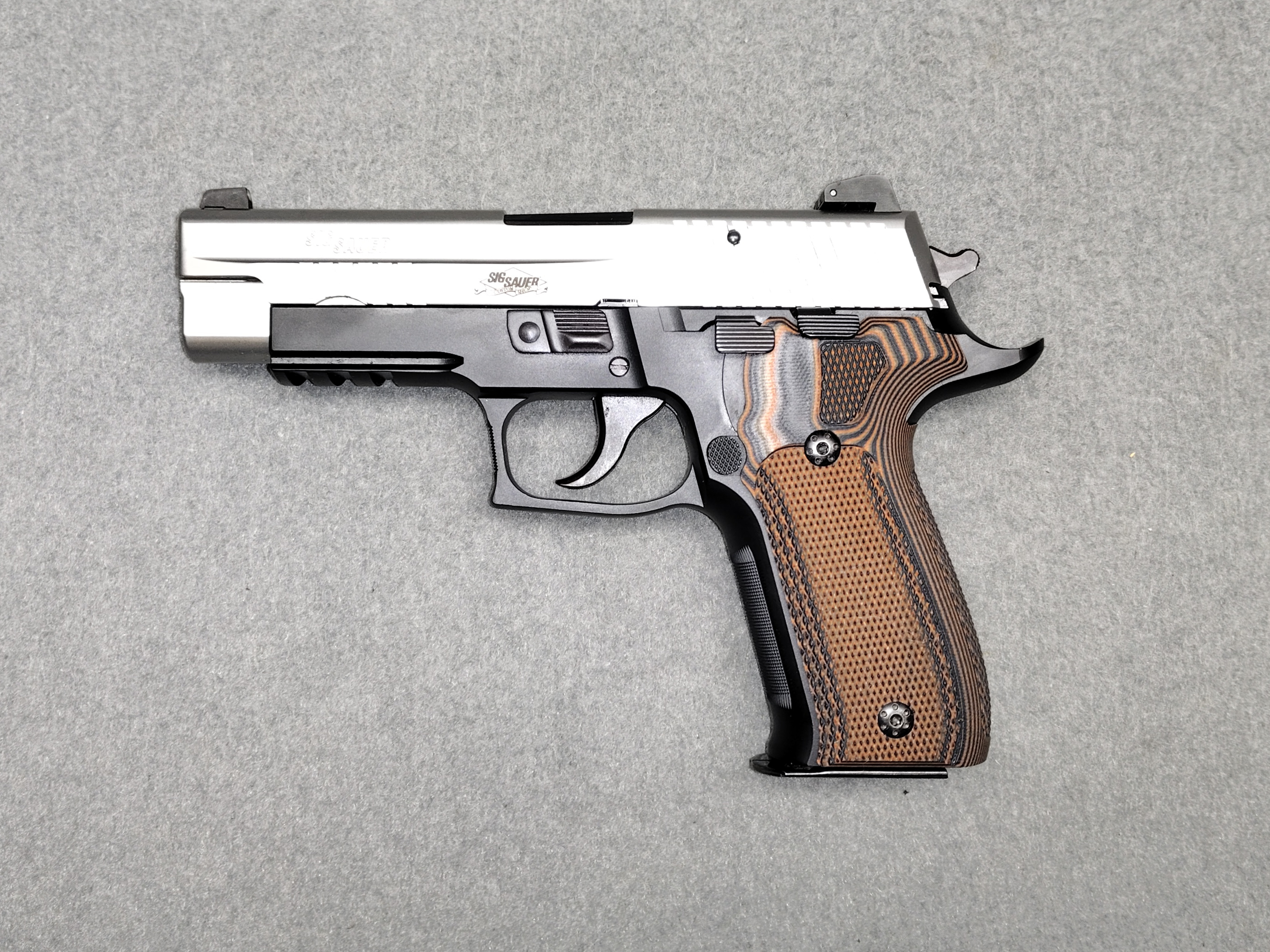 SIG SAUER ~ P226 ELITE ~ .40 S&W