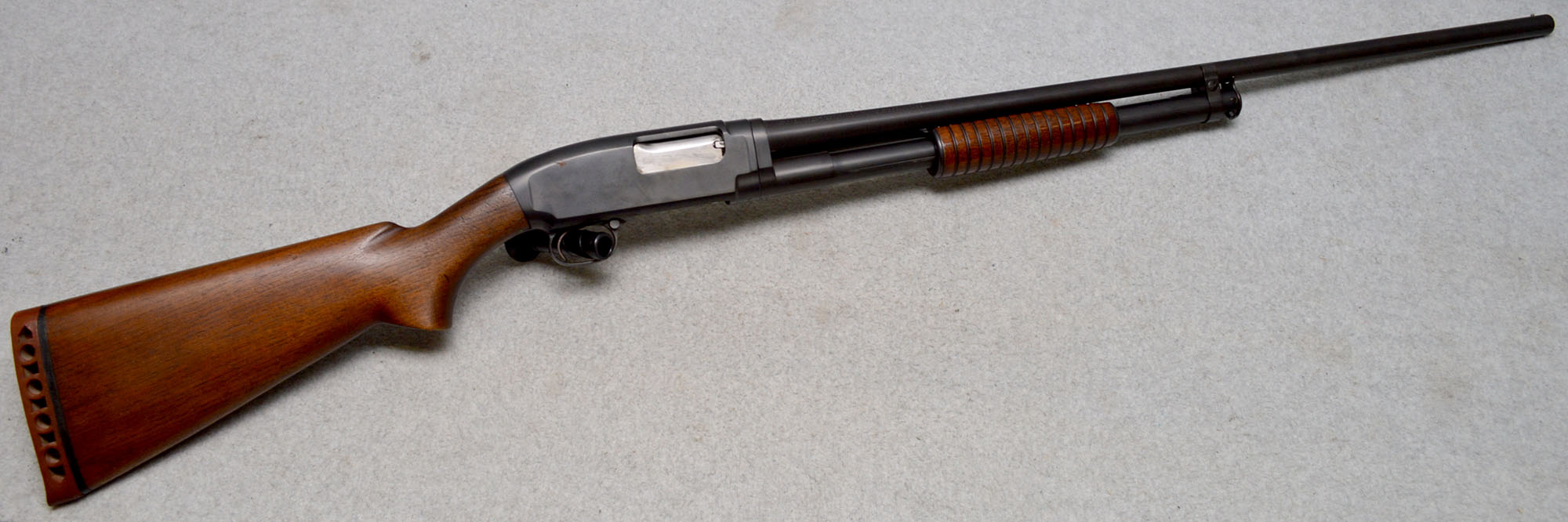 Winchester ~ Model 12 (1938) ~ 12 Gauge 2¾″ - Winchester