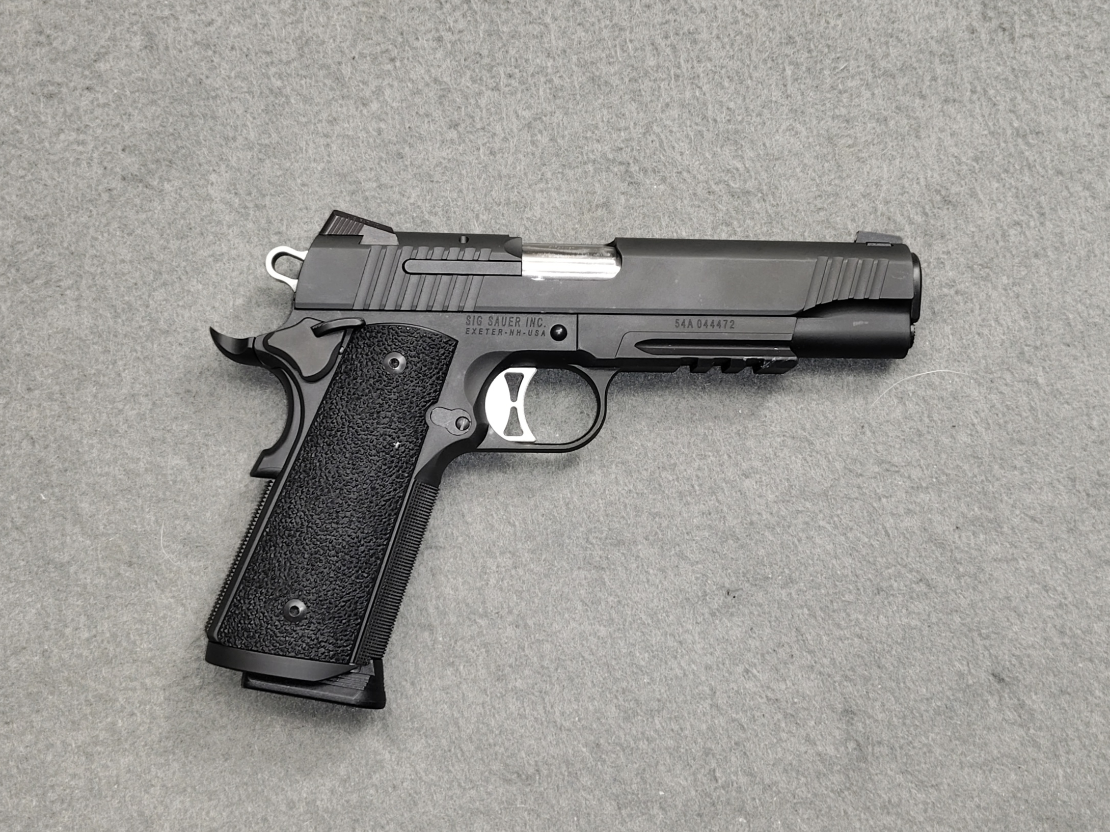 SIG SAUER ~ 1911 ~ .45 ACP