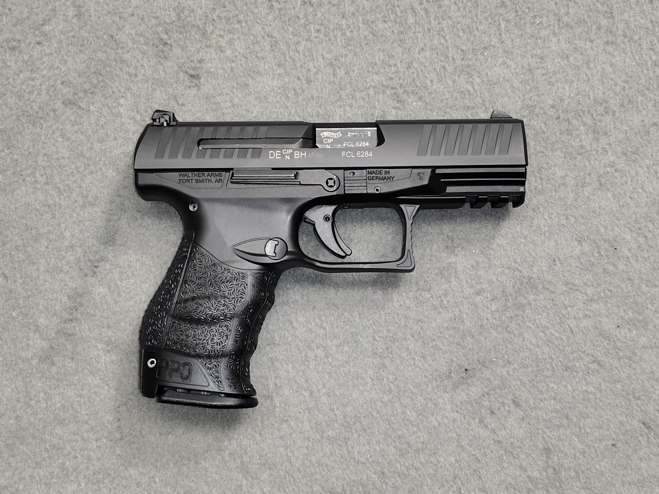 WALTHER ~ PPQ ~ 9MM LUGER