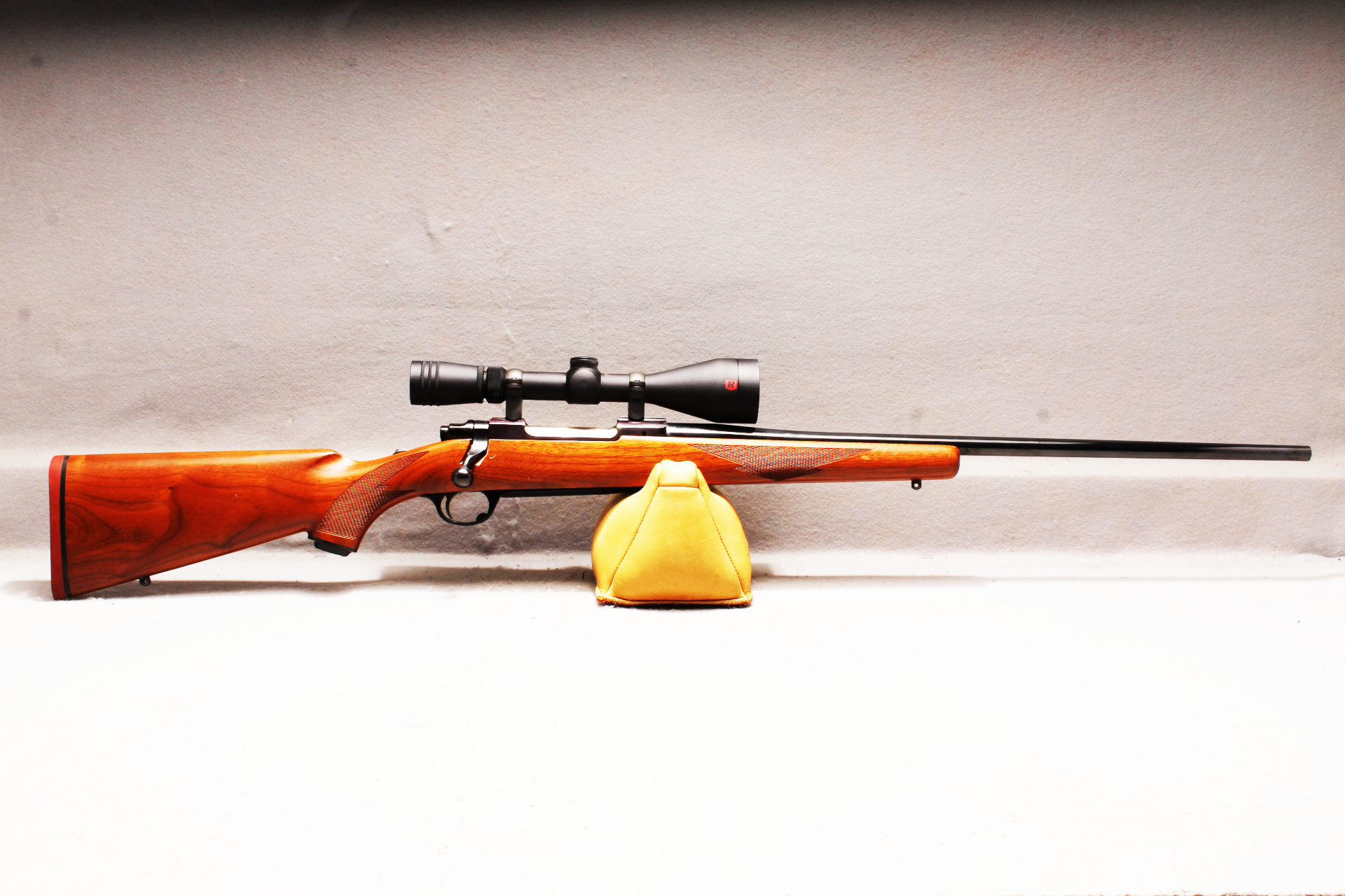 Sturm Ruger M77 7mm Rem Mag - 