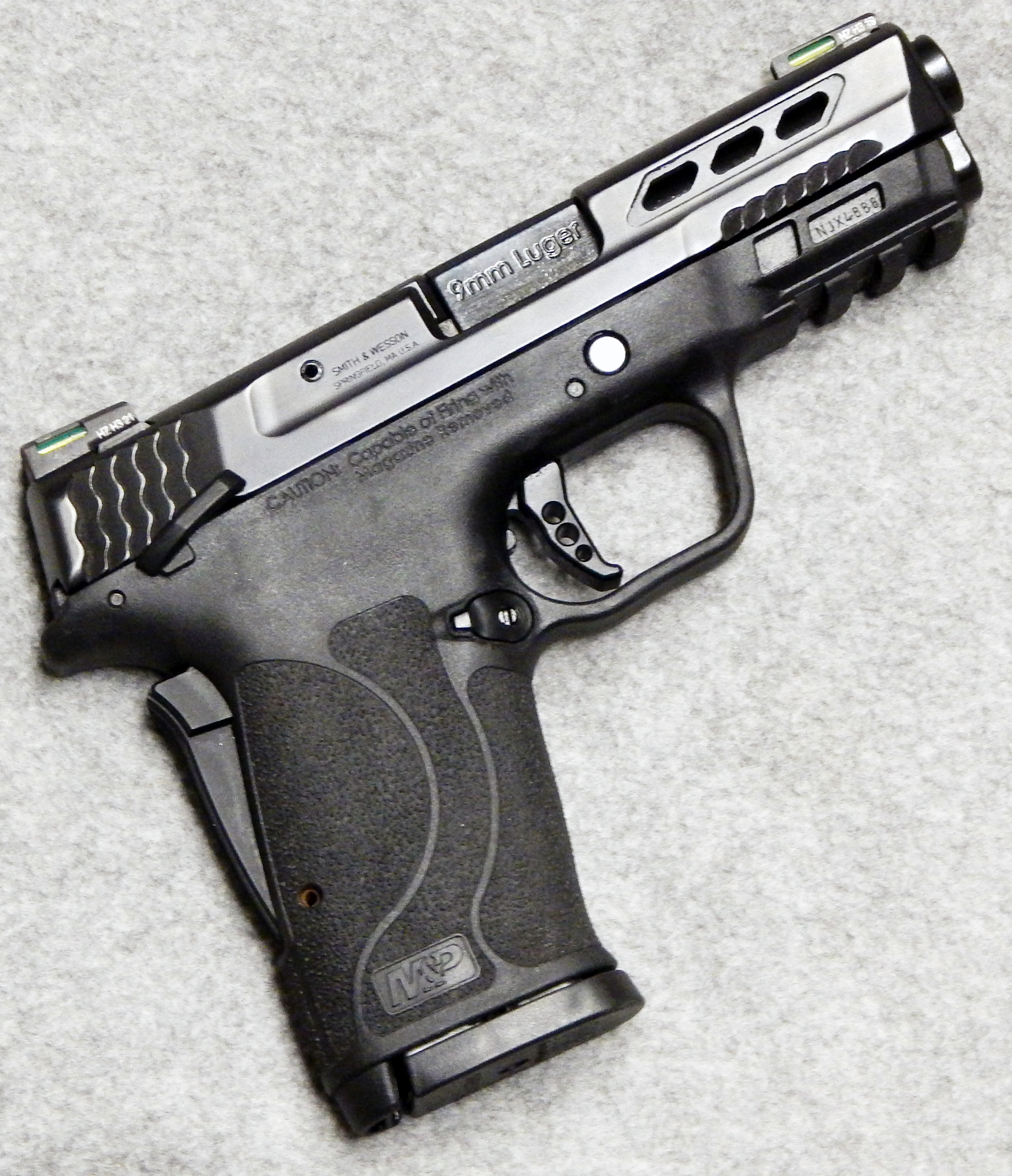 Smith &amp;Wesson ~ M&amp;ampP9 Shield EZ Performance Center ~ 9 mm Luger. - Smith & Wesson