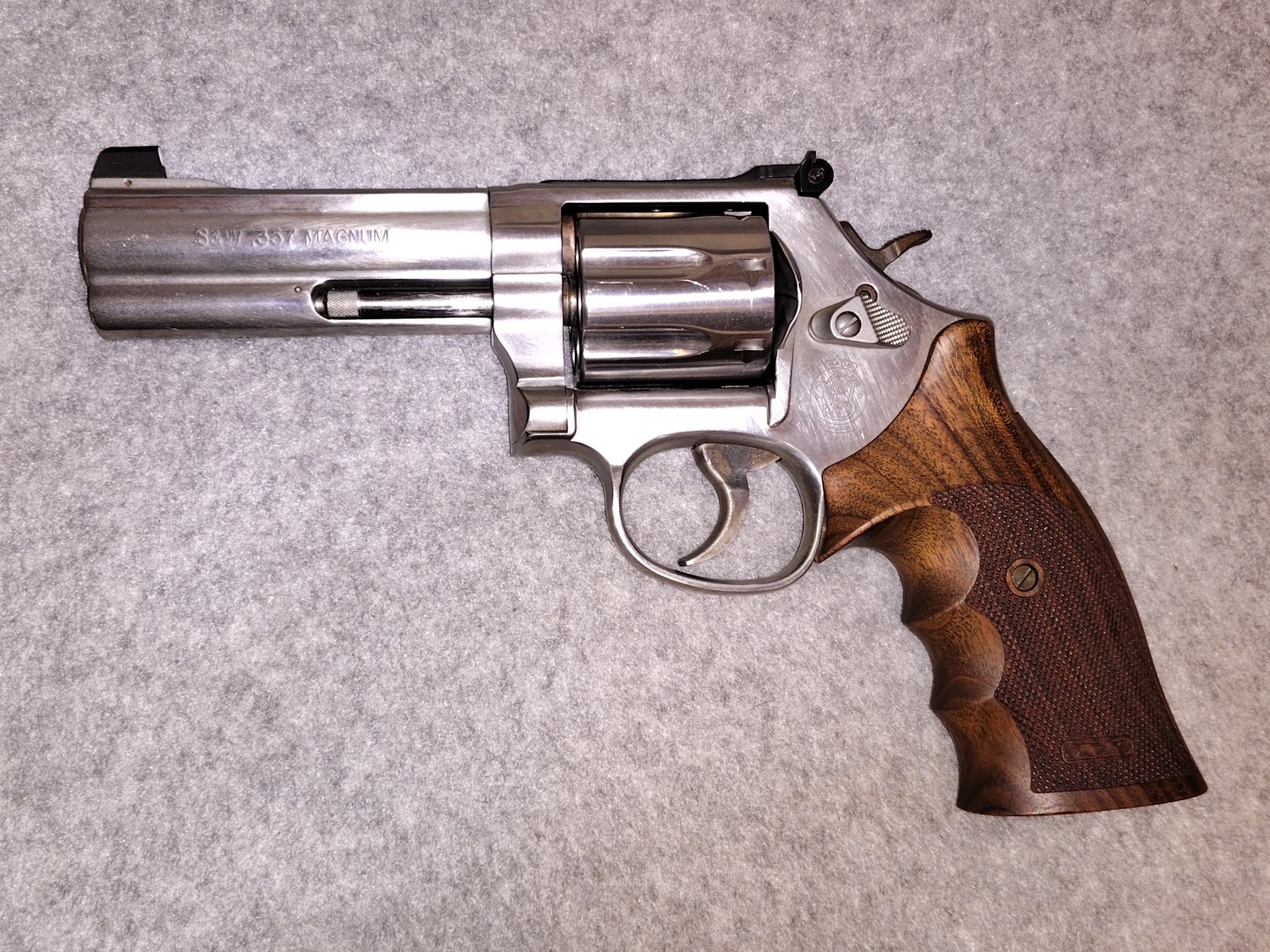 SMITH &WESSON ~ 686-6 ~ .357 MAGNUM - Smith & Wesson