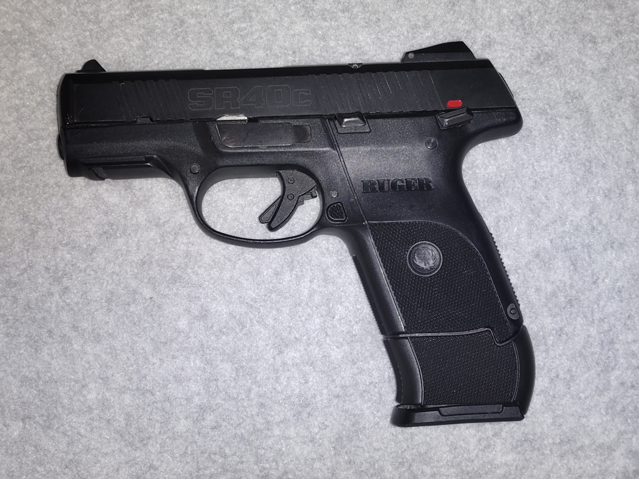 RUGER ~ SR40C ~ .40 S&ampW - Ruger