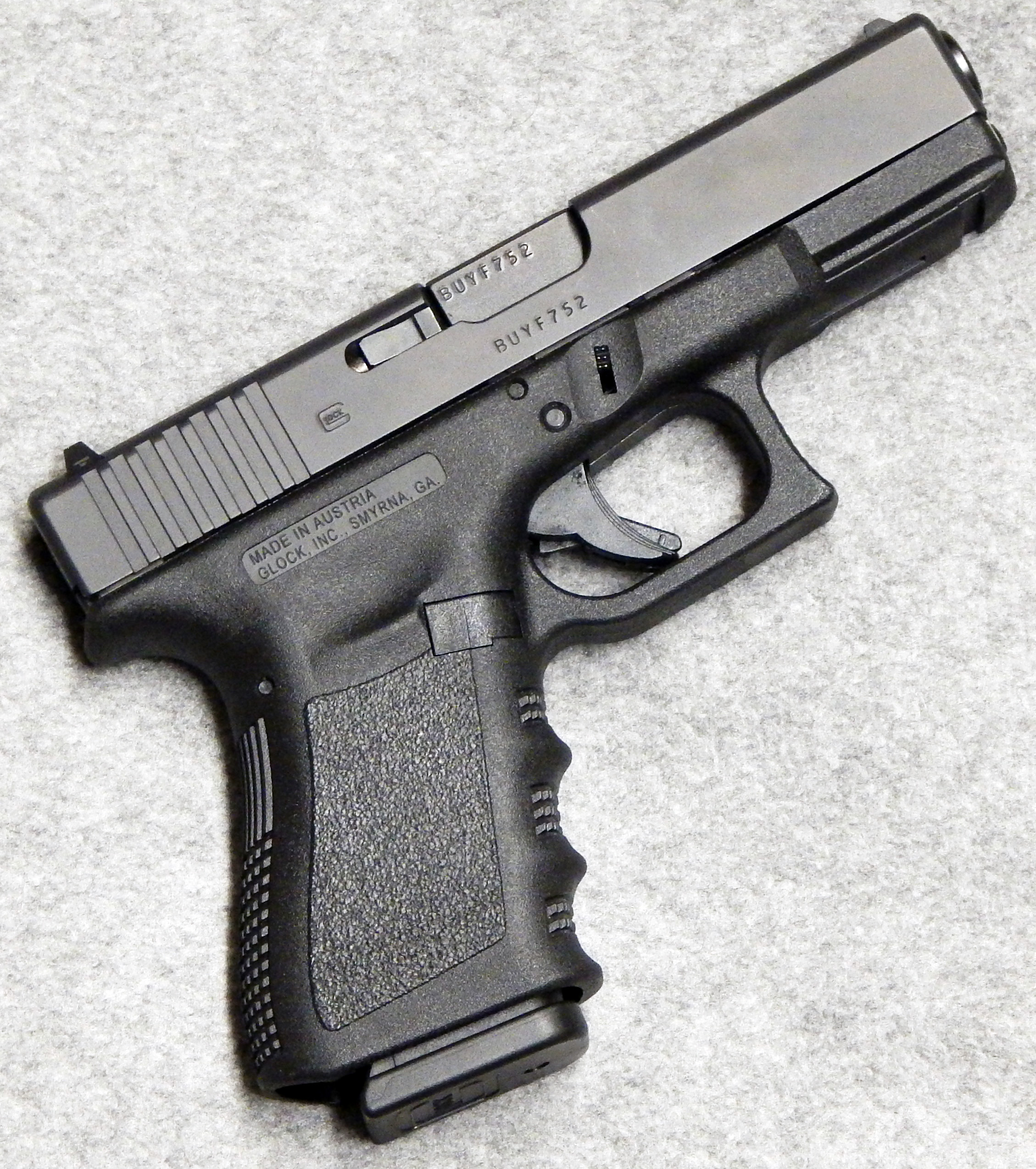 Glock ~ 19 Gen 3 ~ 9 mm Luger. - Glock